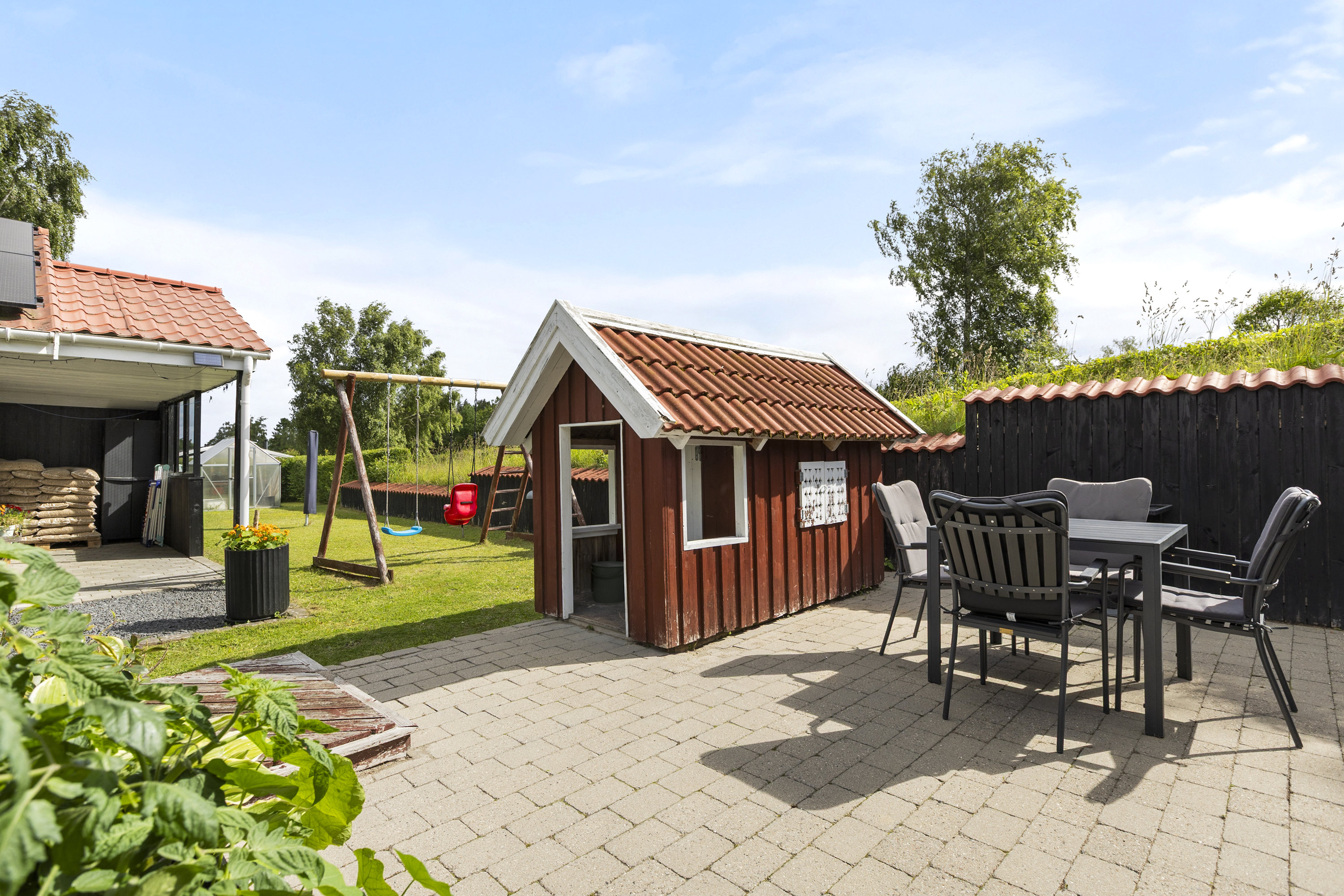 Fremhævet terrasse billede i fuldskærmstilstand. Billede af Hyllingeriis 229, Østby, 4050 Skibby