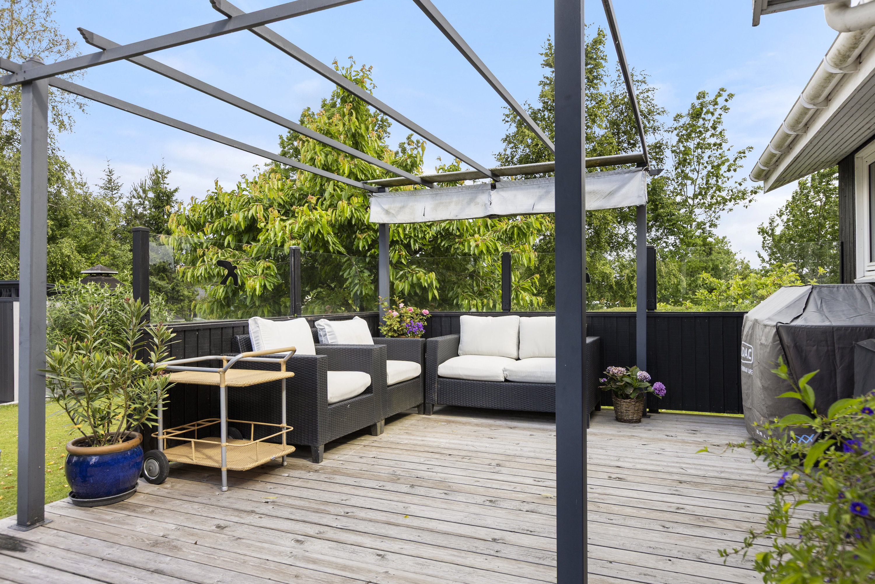 Fremhævet terrasse billede i fuldskærmstilstand. Billede af Hyllingeriis 229, Østby, 4050 Skibby