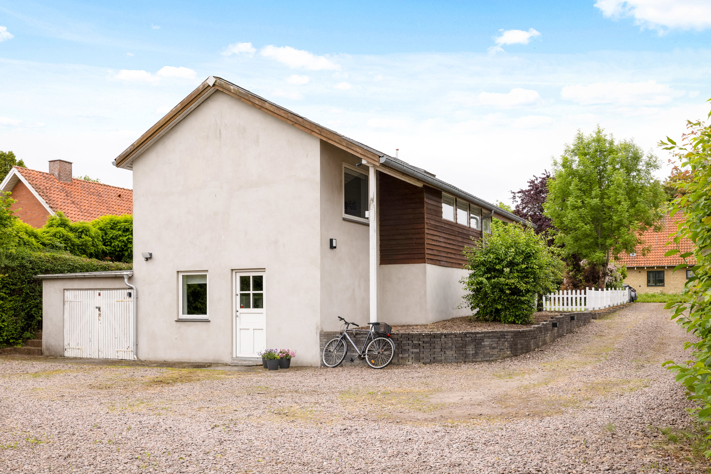 Fremhævet facade billede i fuldskærmstilstand. Billede af Højdevej 25, 2750 Ballerup