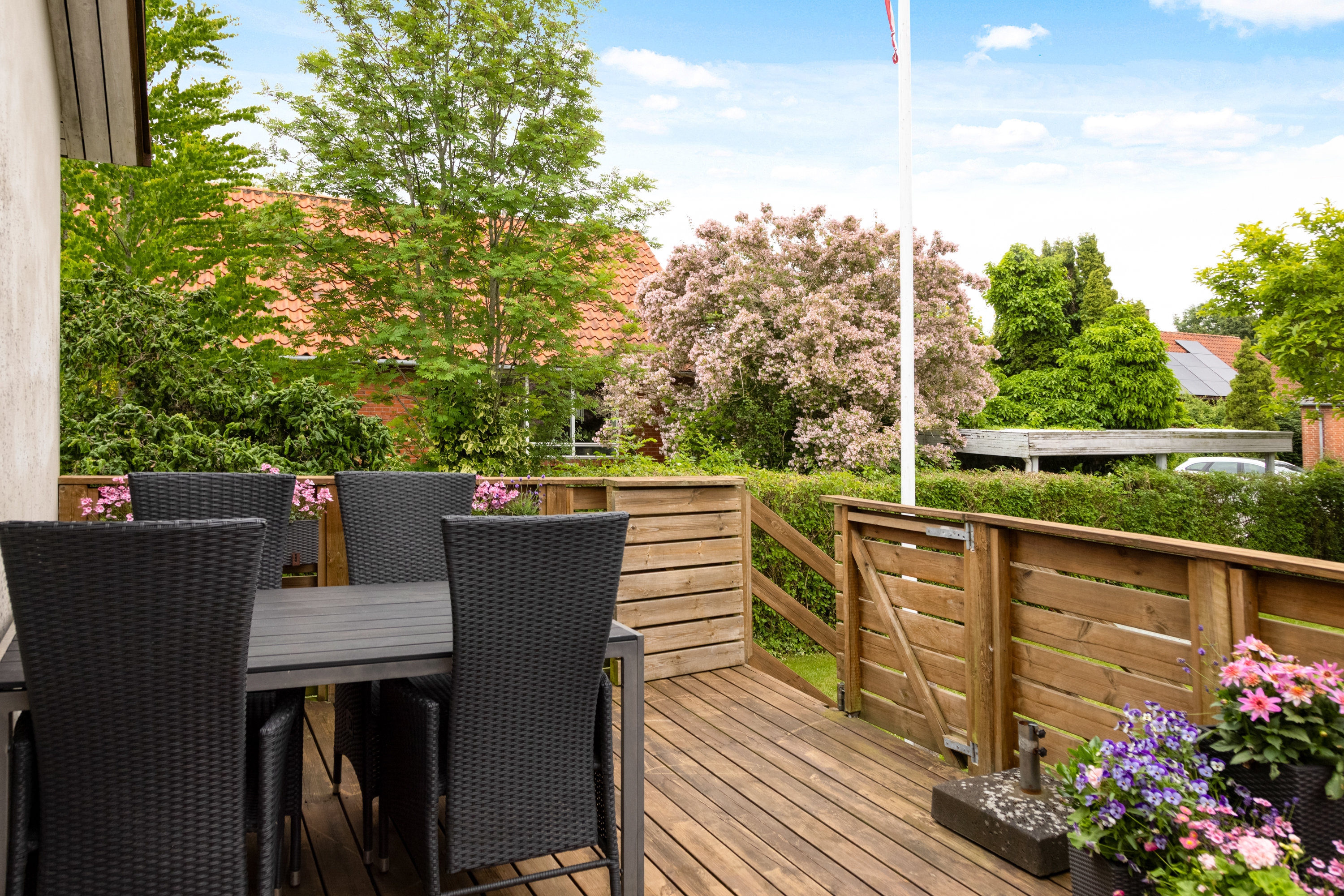 Fremhævet terrasse billede i fuldskærmstilstand. Billede af Højdevej 25, 2750 Ballerup