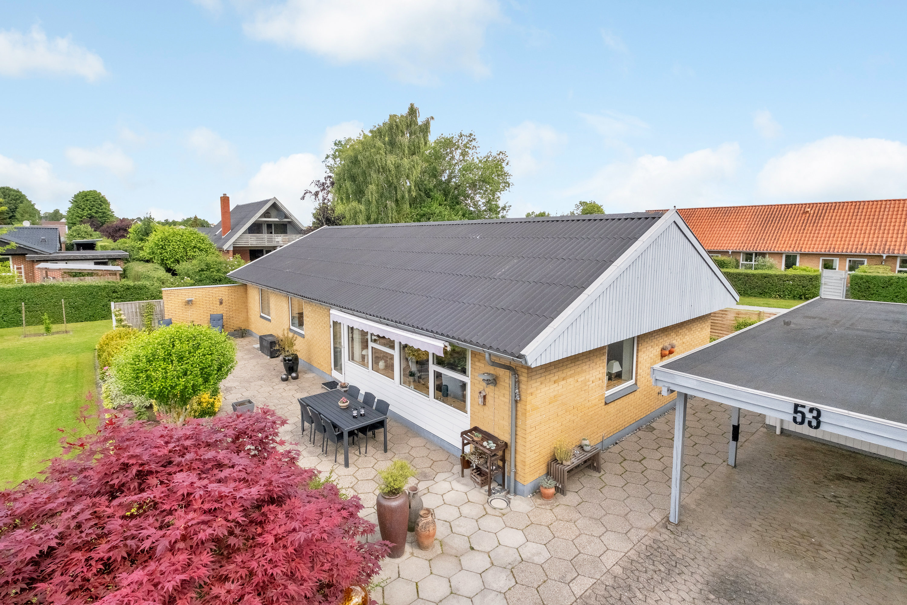 Fremhævet facade billede i fuldskærmstilstand. Billede af Hovmarken 53, 8520 Lystrup