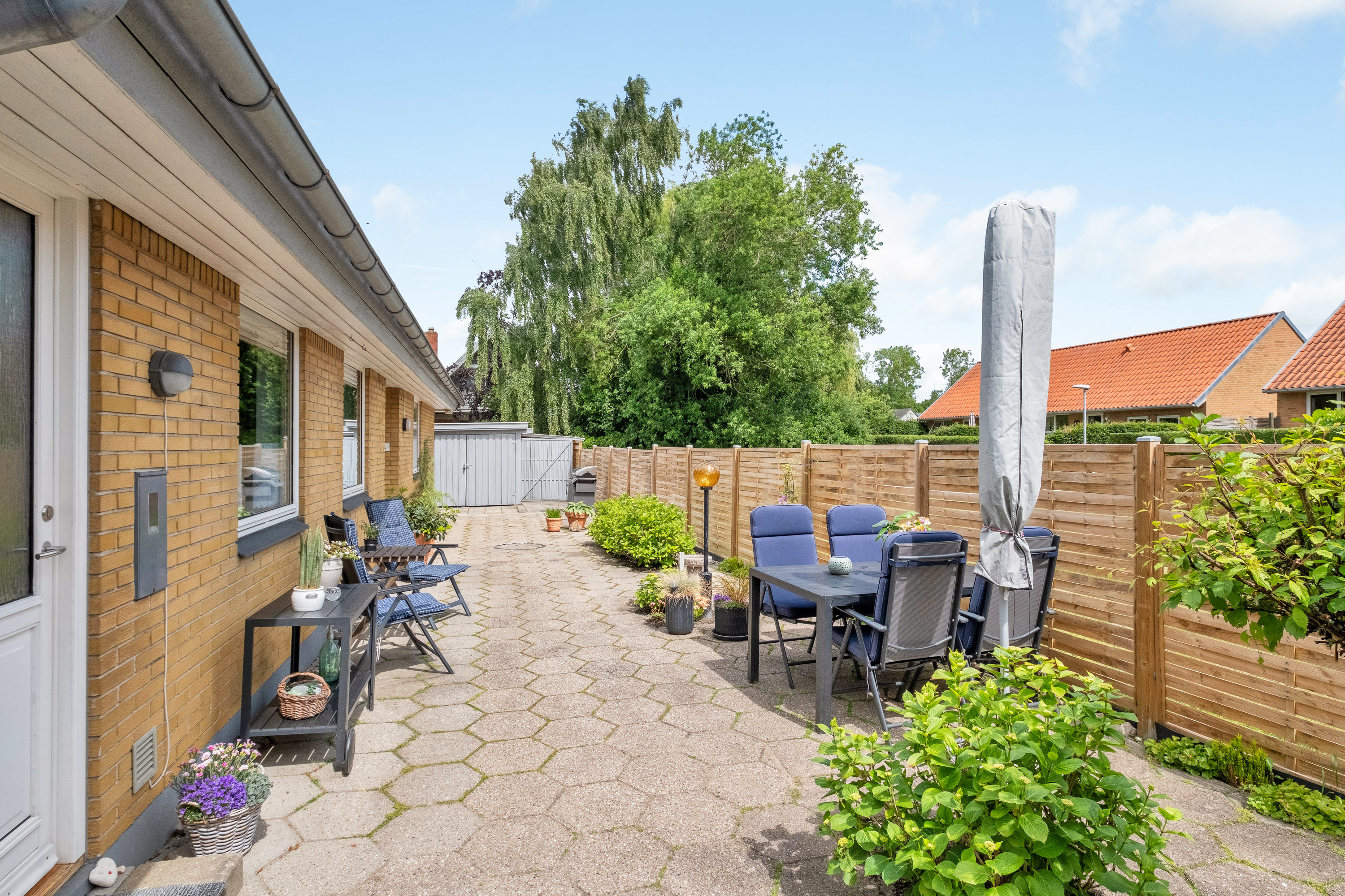 Fremhævet terrasse billede i fuldskærmstilstand. Billede af Hovmarken 53, 8520 Lystrup