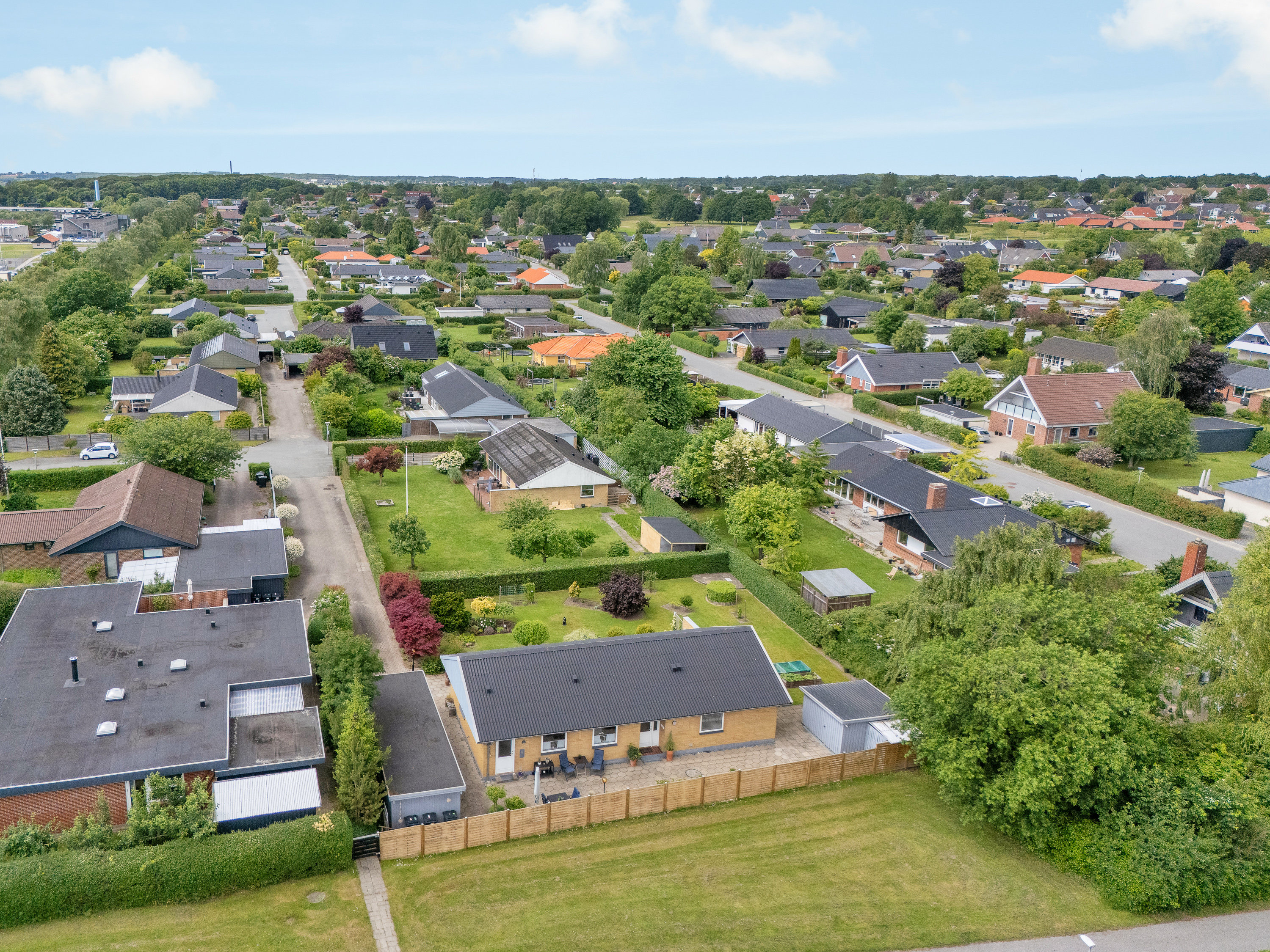 Fremhævet luftfoto billede i fuldskærmstilstand. Billede af Hovmarken 53, 8520 Lystrup