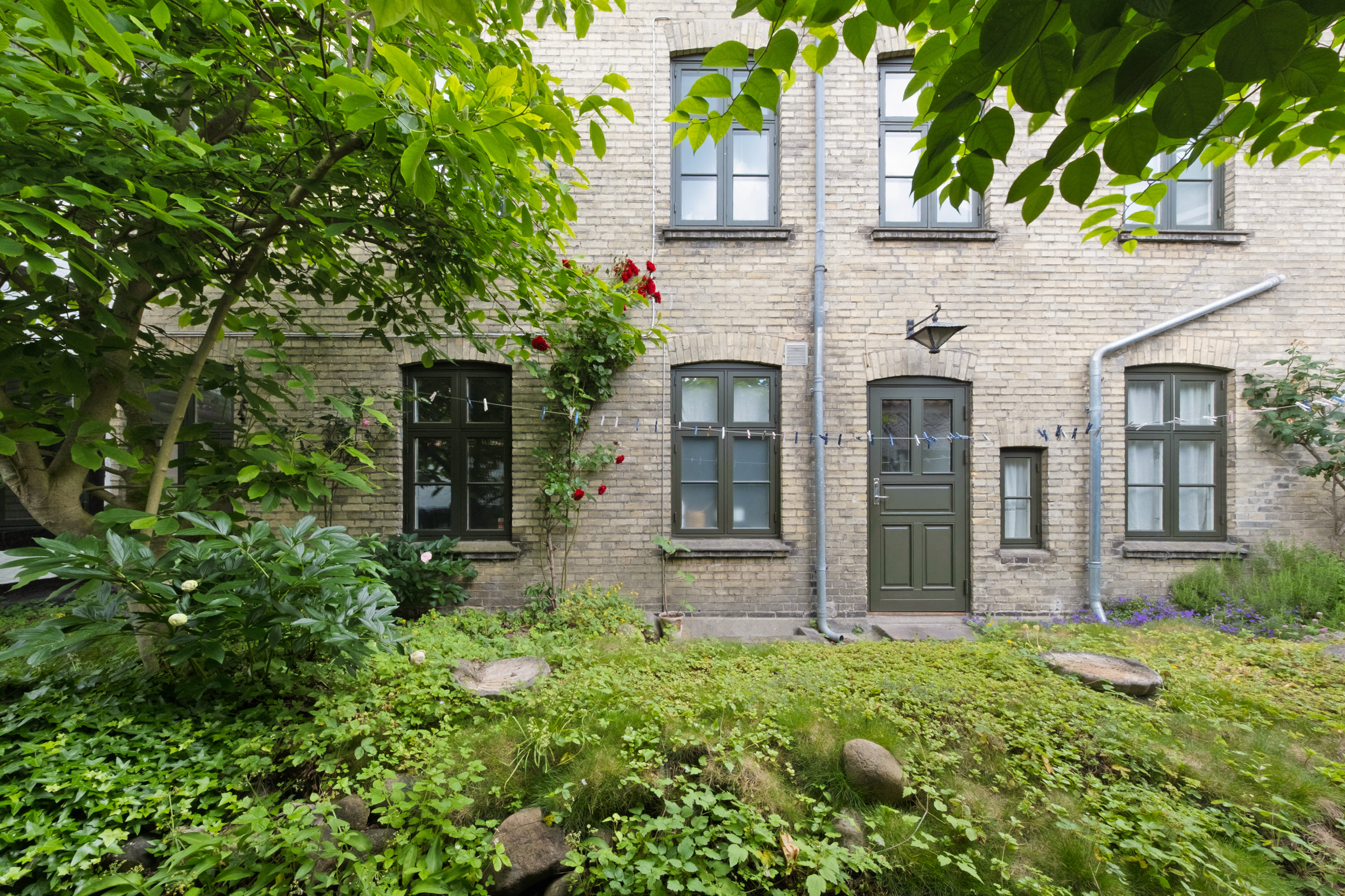 Miniaturebillede 1: gårdmiljø. Billede af Nedergade 26, 5000 Odense C
