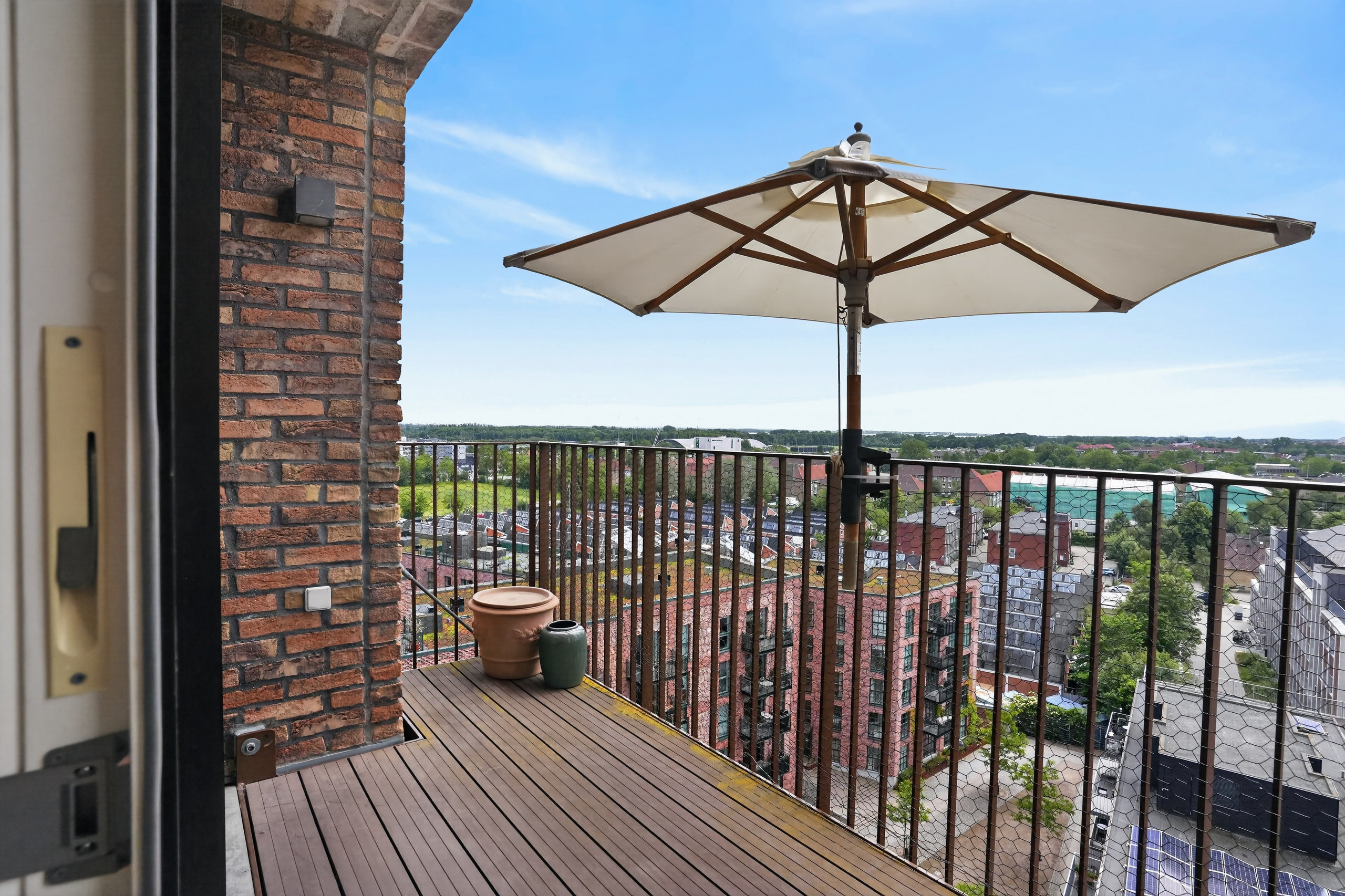 Fremhævet terrasse billede i fuldskærmstilstand. Billede af Paradisæblevej 82, 9. 1., 2500 Valby