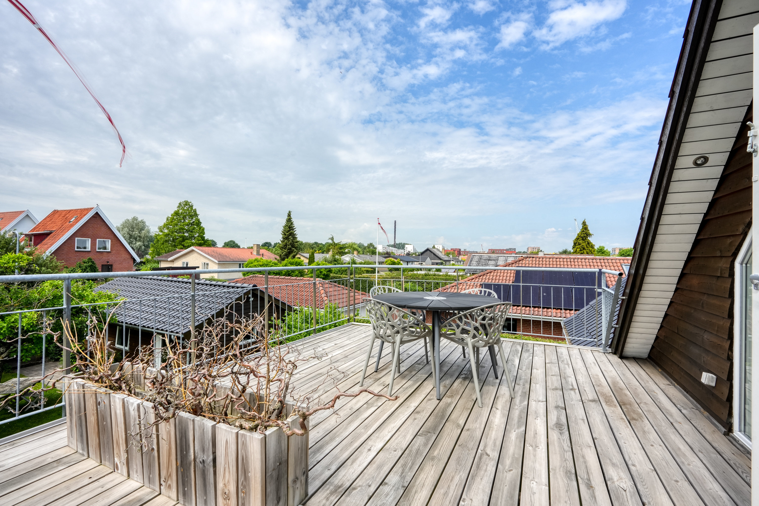 Fremhævet terrasse billede i fuldskærmstilstand. Billede af Søvangen 36, 2635 Ishøj