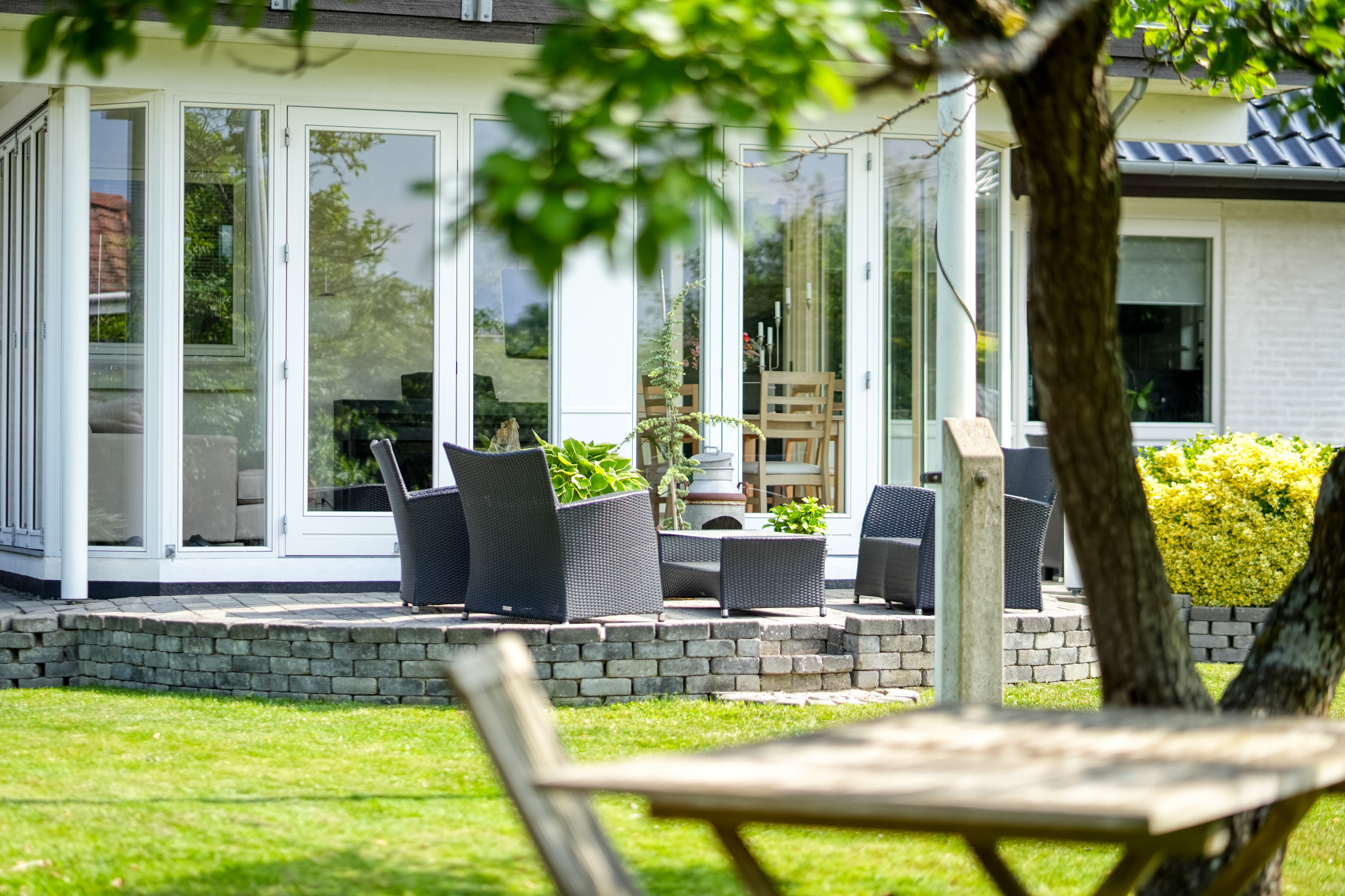 Fremhævet terrasse billede i fuldskærmstilstand. Billede af Søvangen 36, 2635 Ishøj