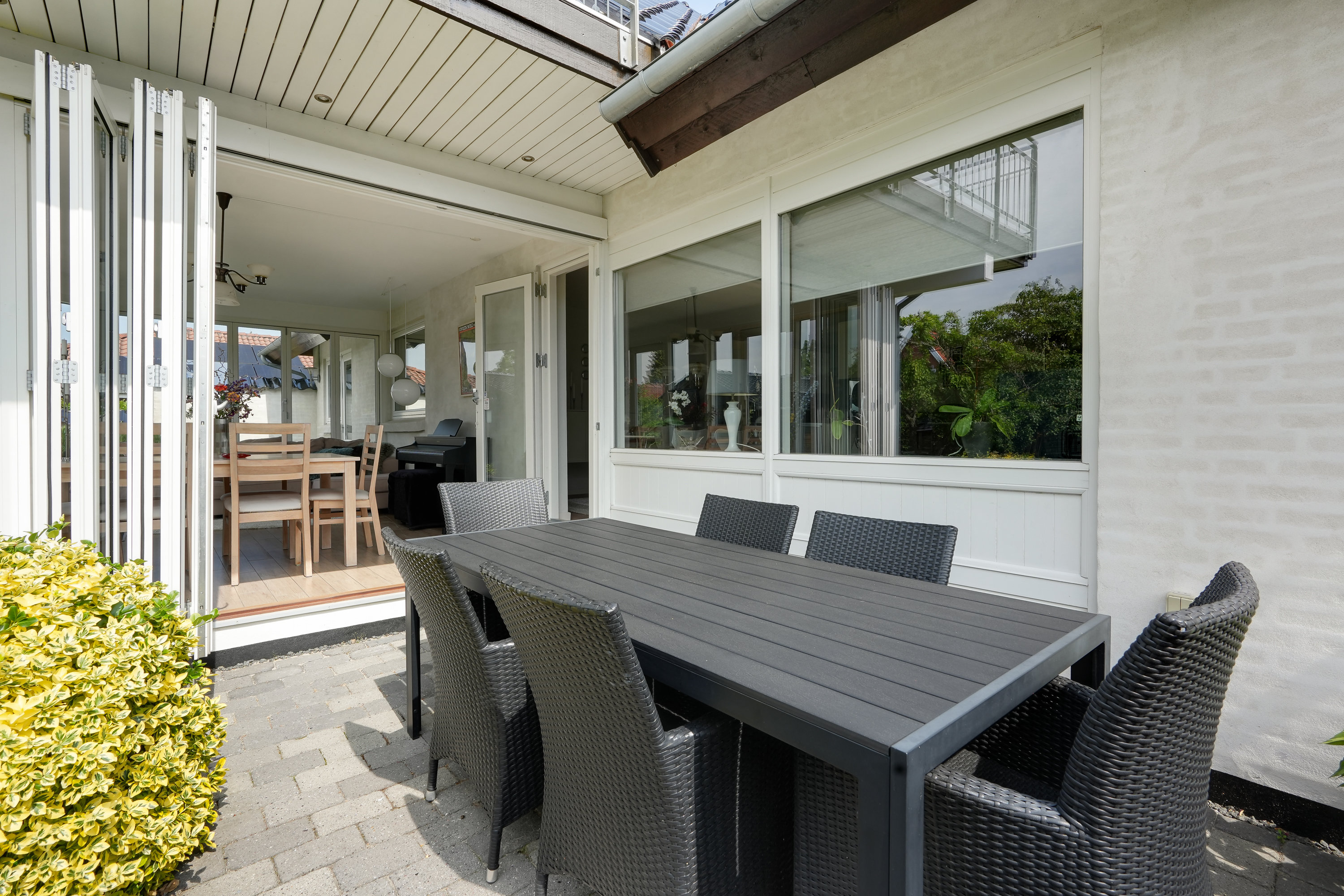 Fremhævet terrasse billede i fuldskærmstilstand. Billede af Søvangen 36, 2635 Ishøj