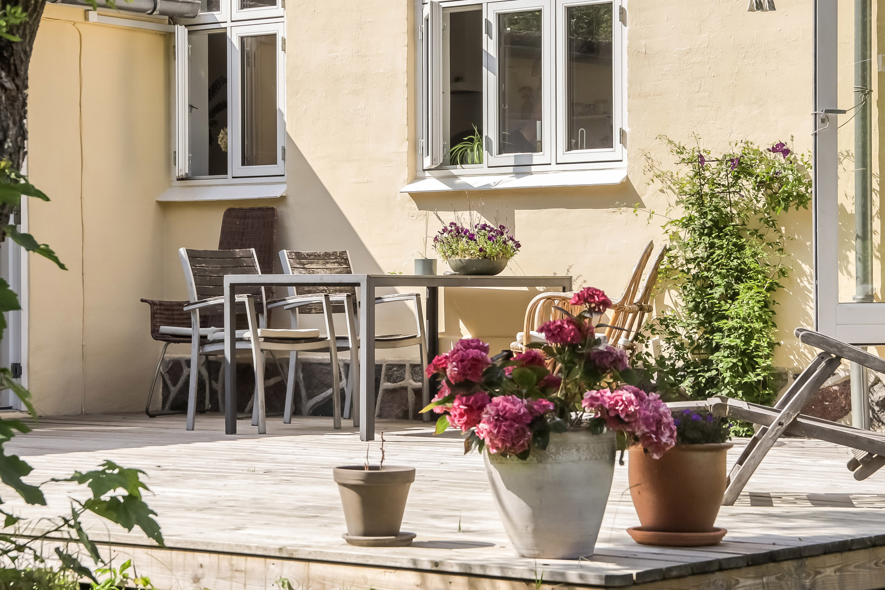 Fremhævet terrasse billede i fuldskærmstilstand. Billede af Vemmenæsvej 58, Tåsinge, 5700 Svendborg
