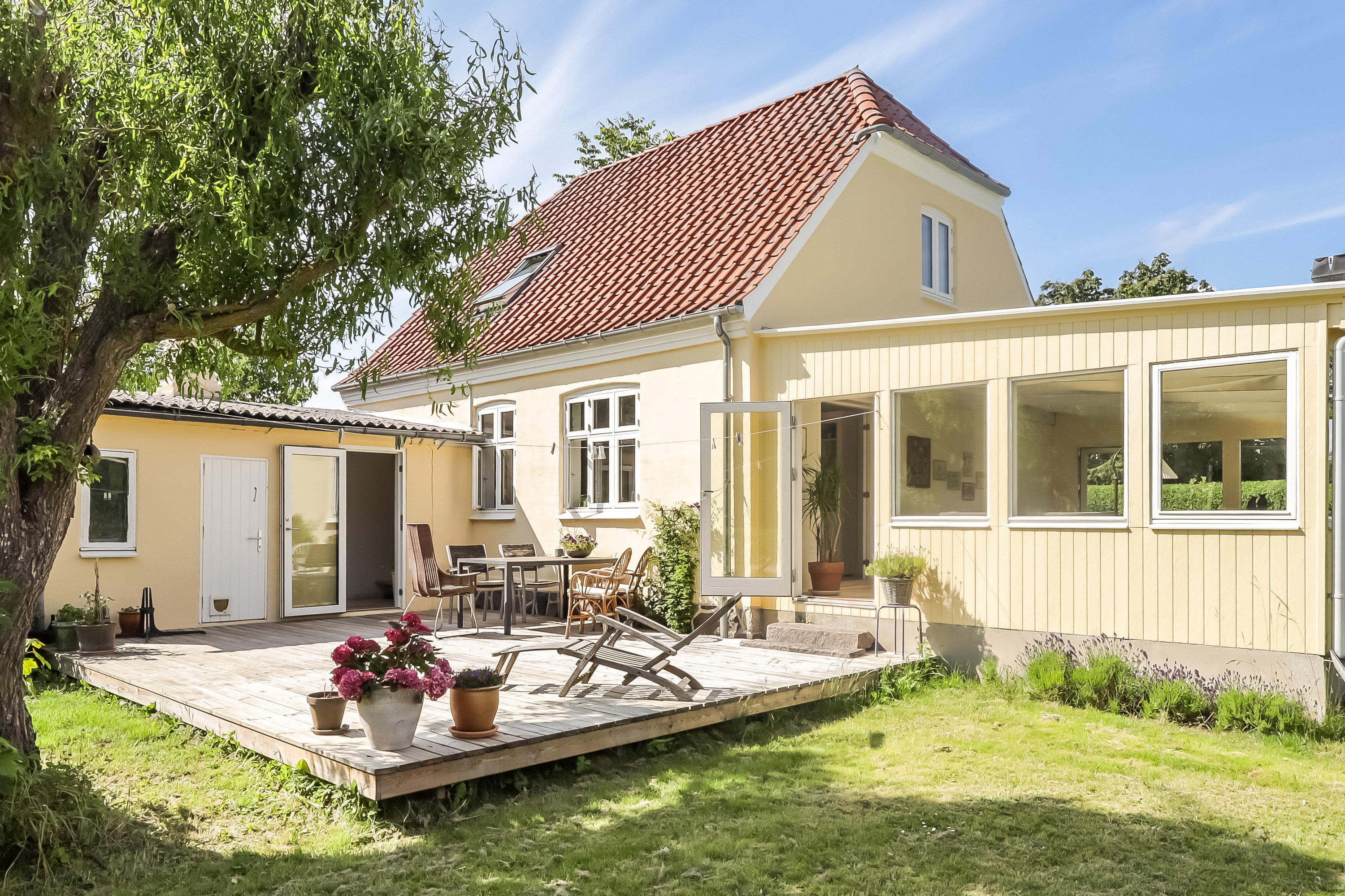 Fremhævet terrasse billede i fuldskærmstilstand. Billede af Vemmenæsvej 58, Tåsinge, 5700 Svendborg