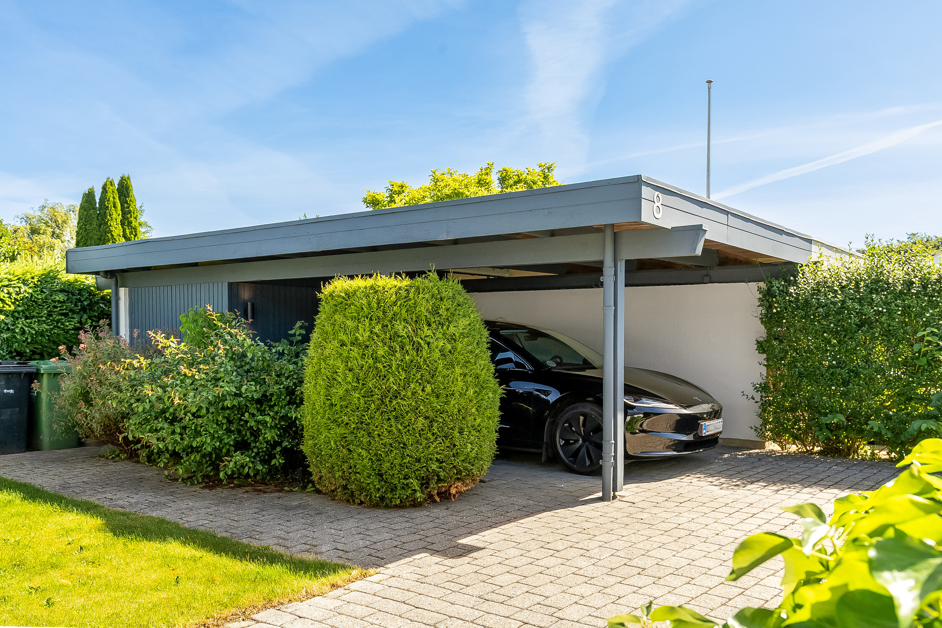 Fremhævet carport billede i fuldskærmstilstand. Billede af Løgitmark 8, 7100 Vejle