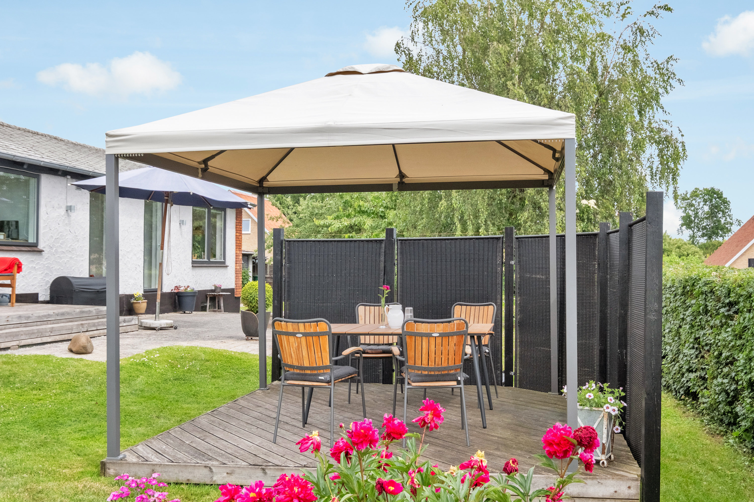 Fremhævet terrasse billede i fuldskærmstilstand. Billede af Lystrupvej 214, 8520 Lystrup