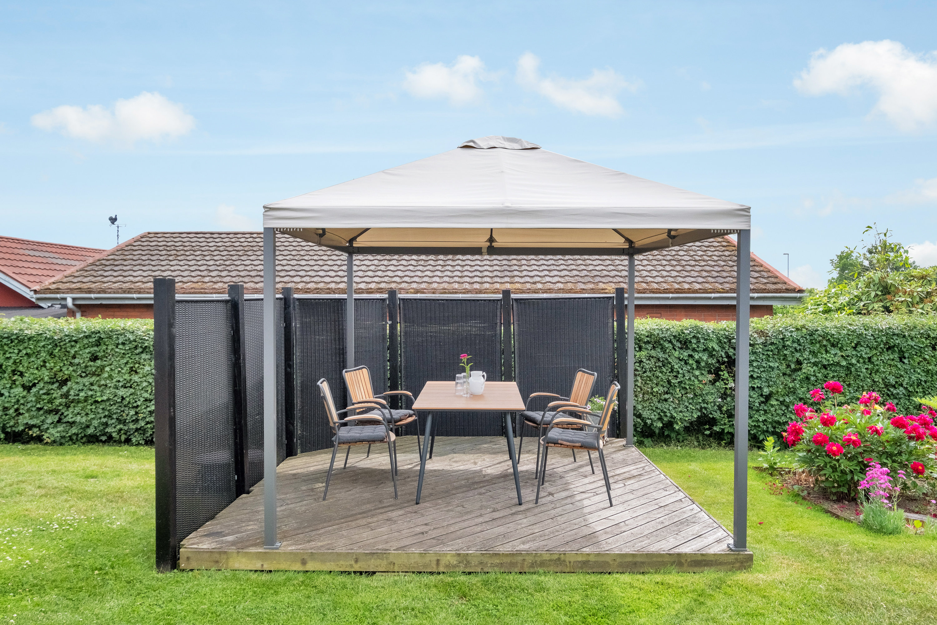 Fremhævet terrasse billede i fuldskærmstilstand. Billede af Lystrupvej 214, 8520 Lystrup