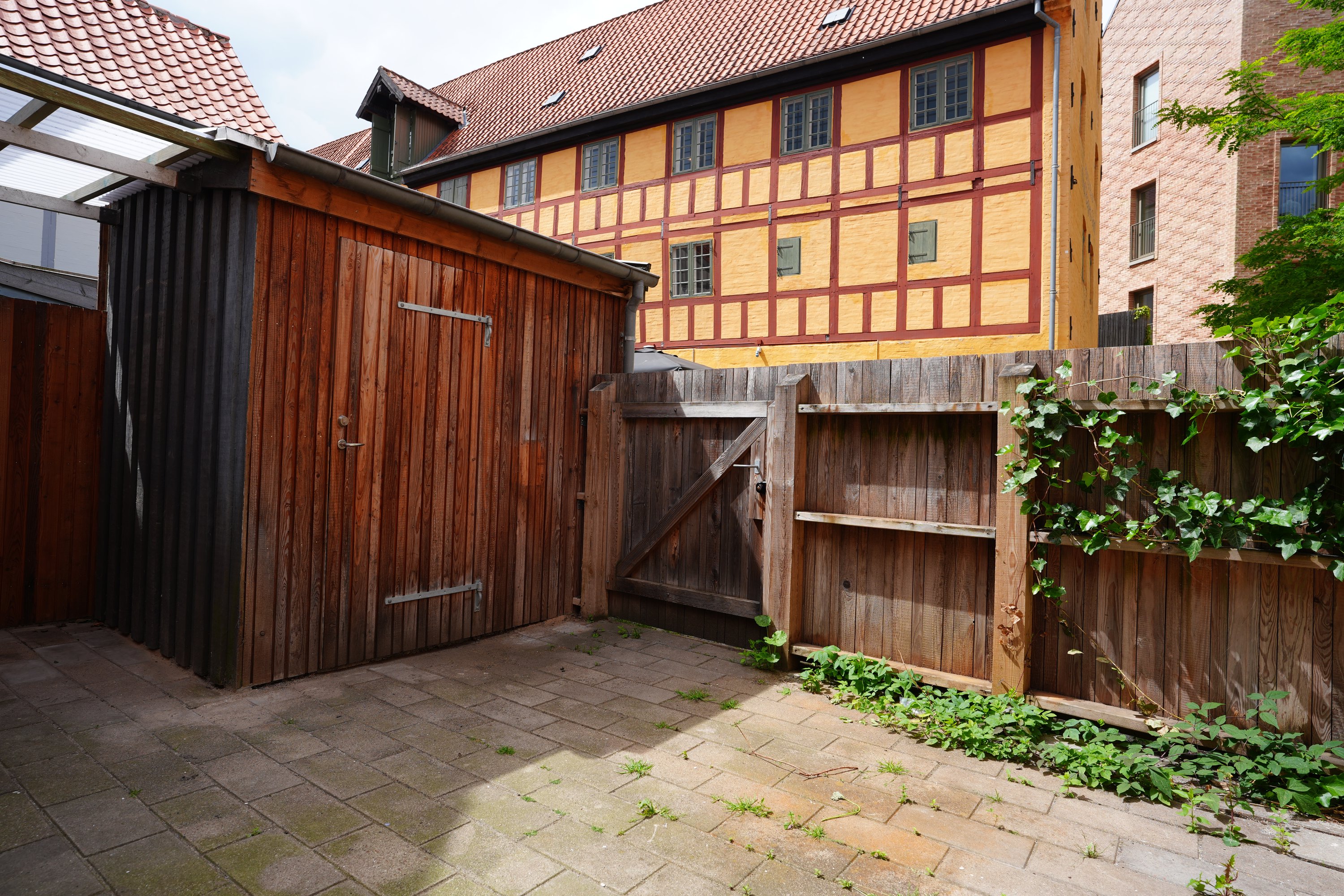 Fremhævet gårdhave billede i fuldskærmstilstand. Billede af Hans Jensens Stræde 8, 5000 Odense C