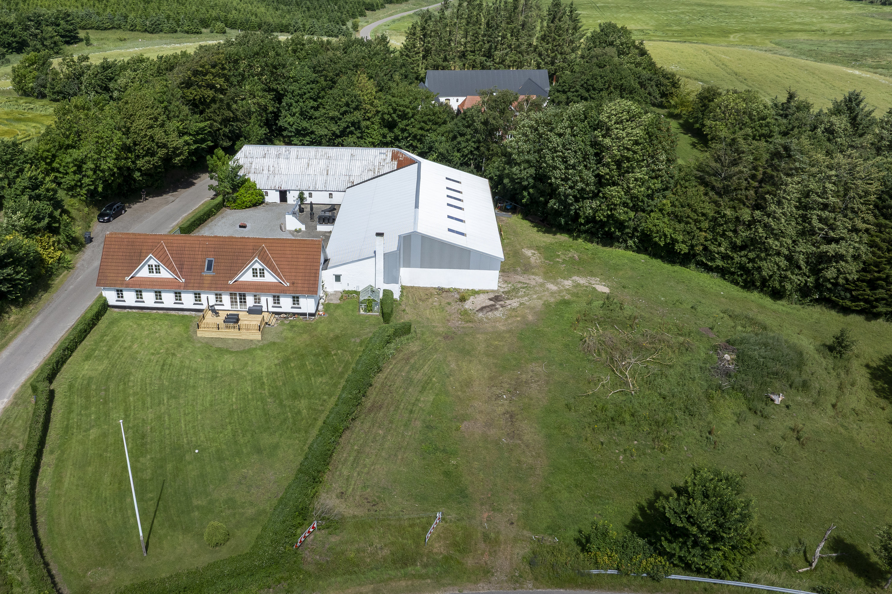 Landejendom på Brogårdsvej 2, Sæsing, 9830 Tårs
