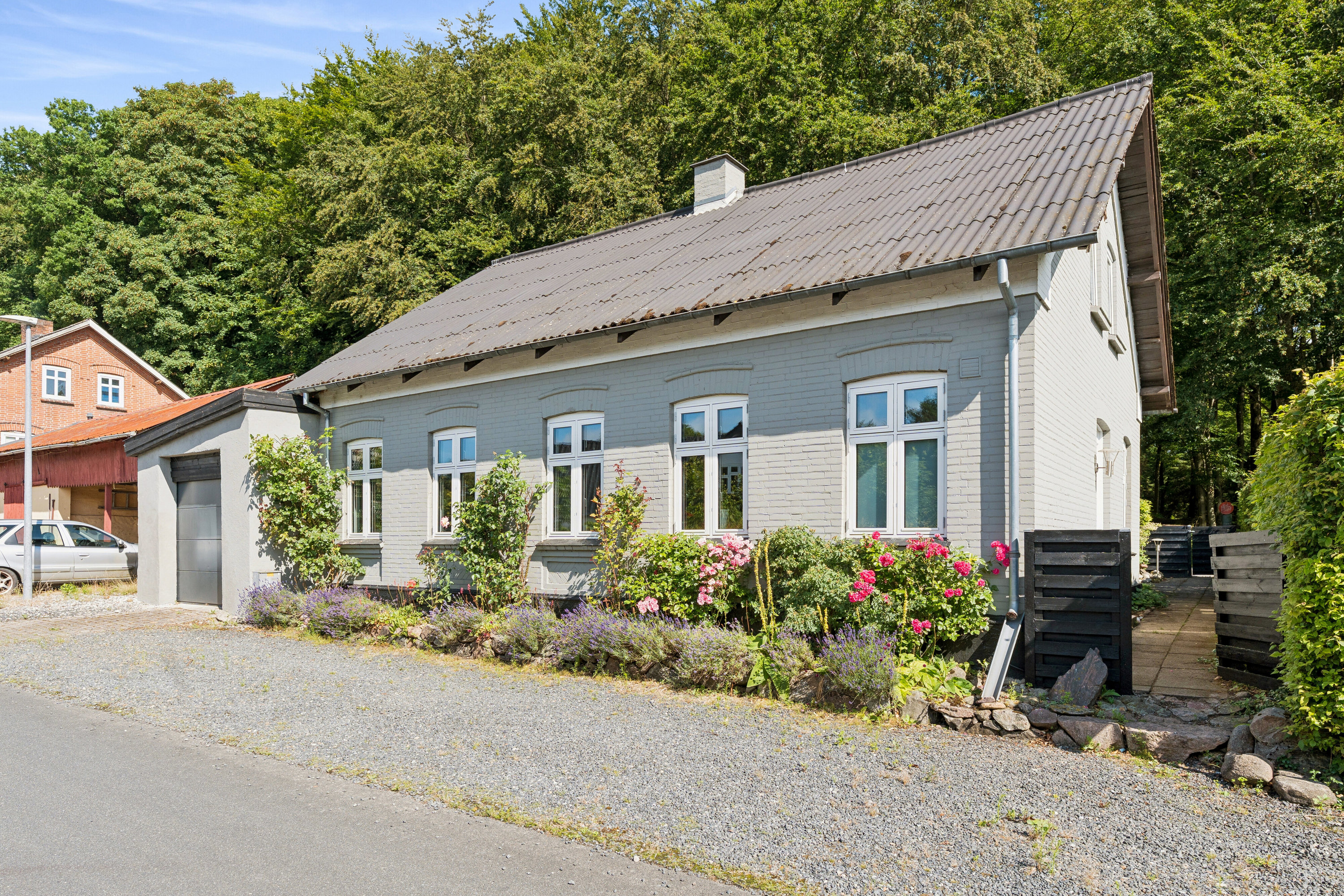 Villa: Set fra vejen på Ahornvej 15, 7183 Randbøl