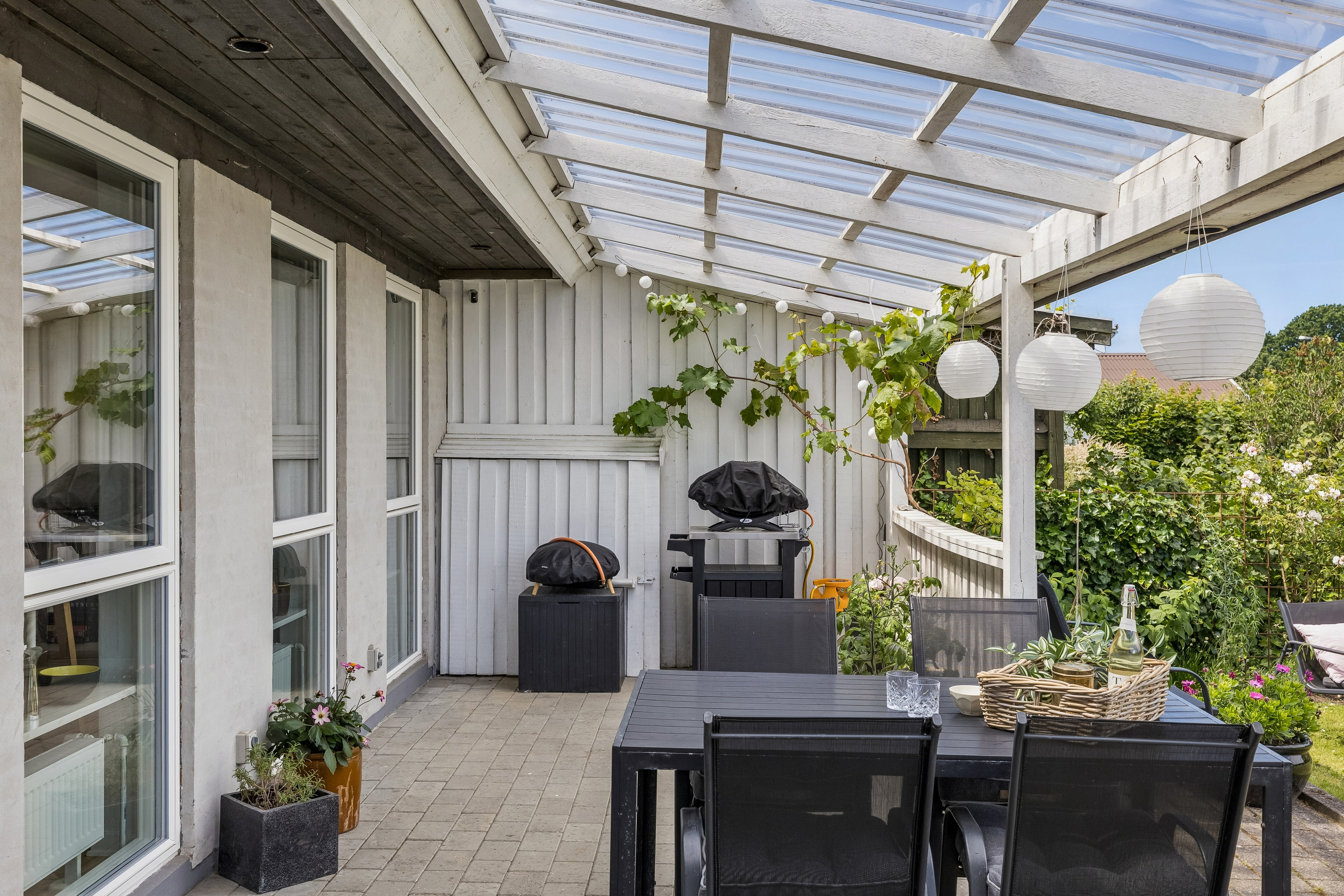 Fremhævet terrasse billede i fuldskærmstilstand. Billede af Rensdyrløkken 123, Slukefter, 5210 Odense NV