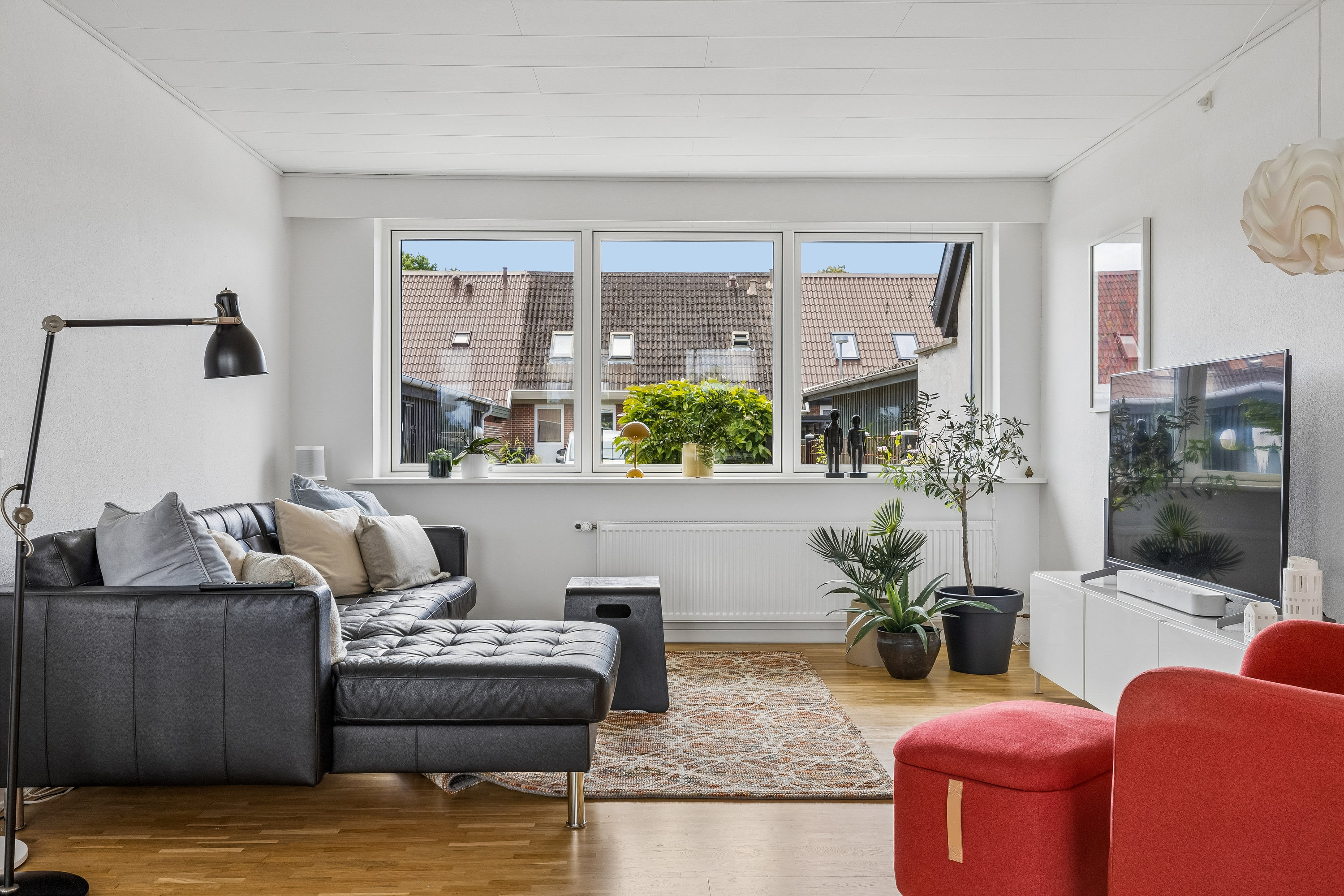 Fremhævet stue billede i fuldskærmstilstand. Billede af Rensdyrløkken 123, Slukefter, 5210 Odense NV