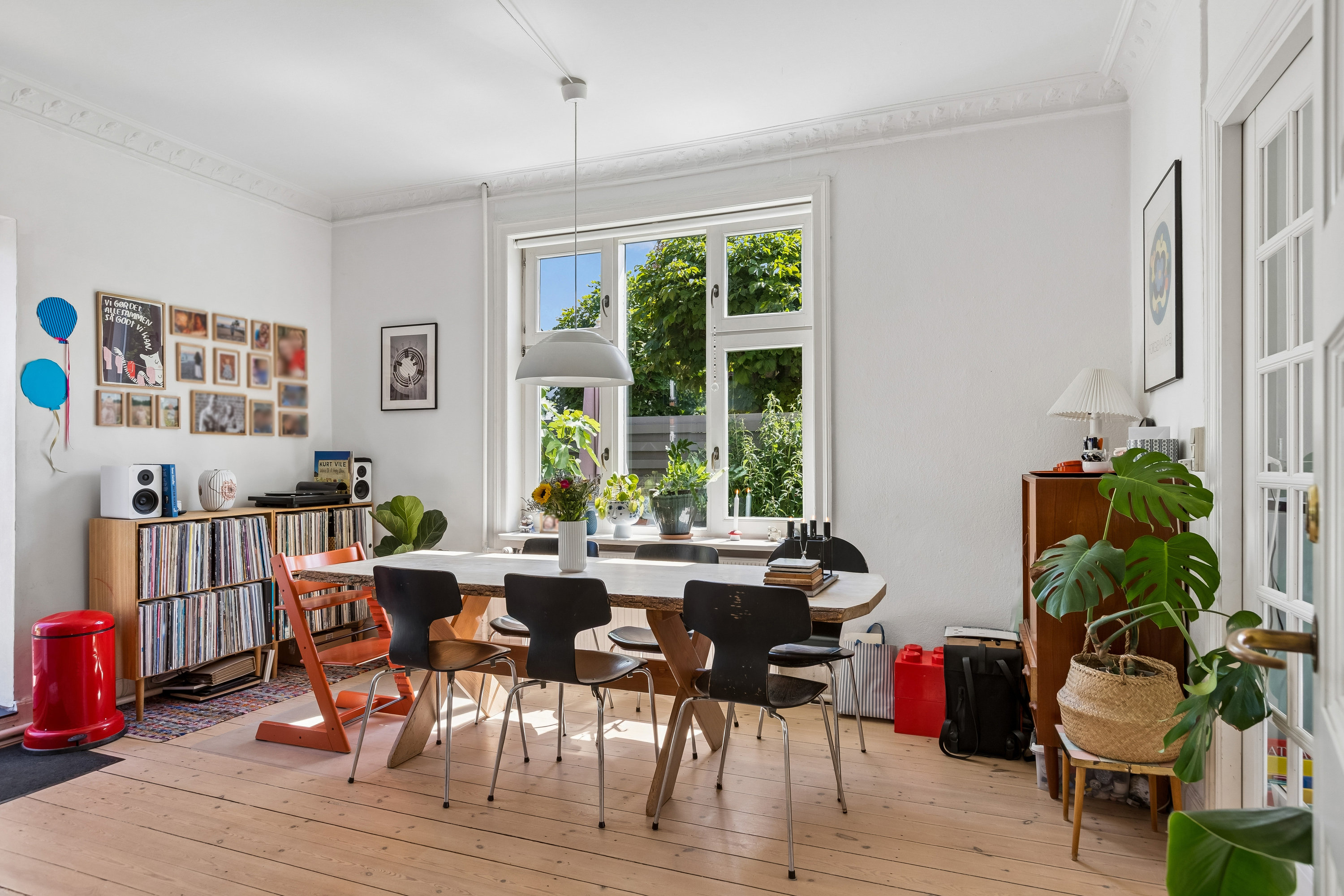 Fremhævet stue billede i fuldskærmstilstand. Billede af Kastrupvej 35, st., 2300 København S