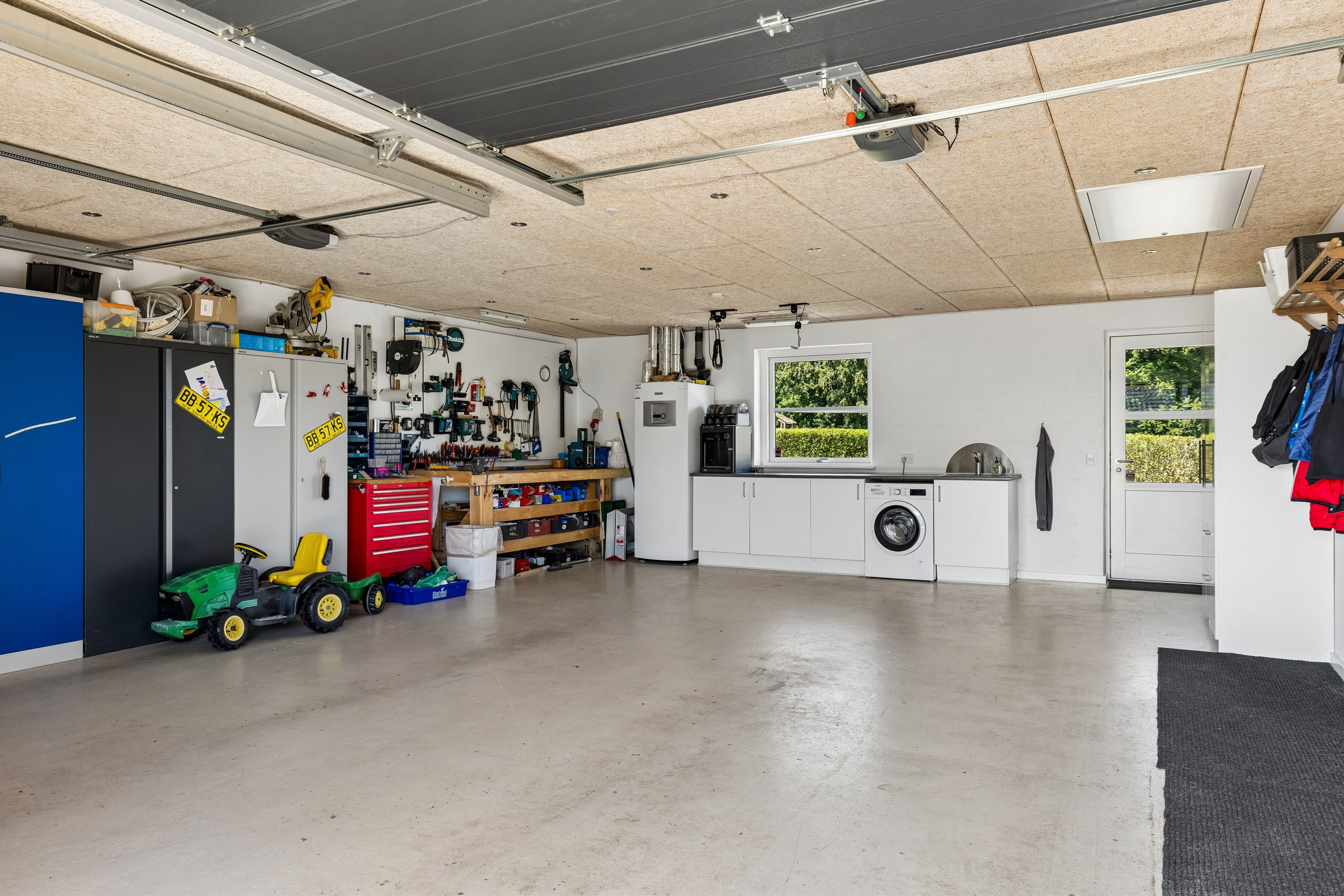 Fremhævet garage billede i fuldskærmstilstand. Billede af Dyrhøj 67, 6300 Gråsten
