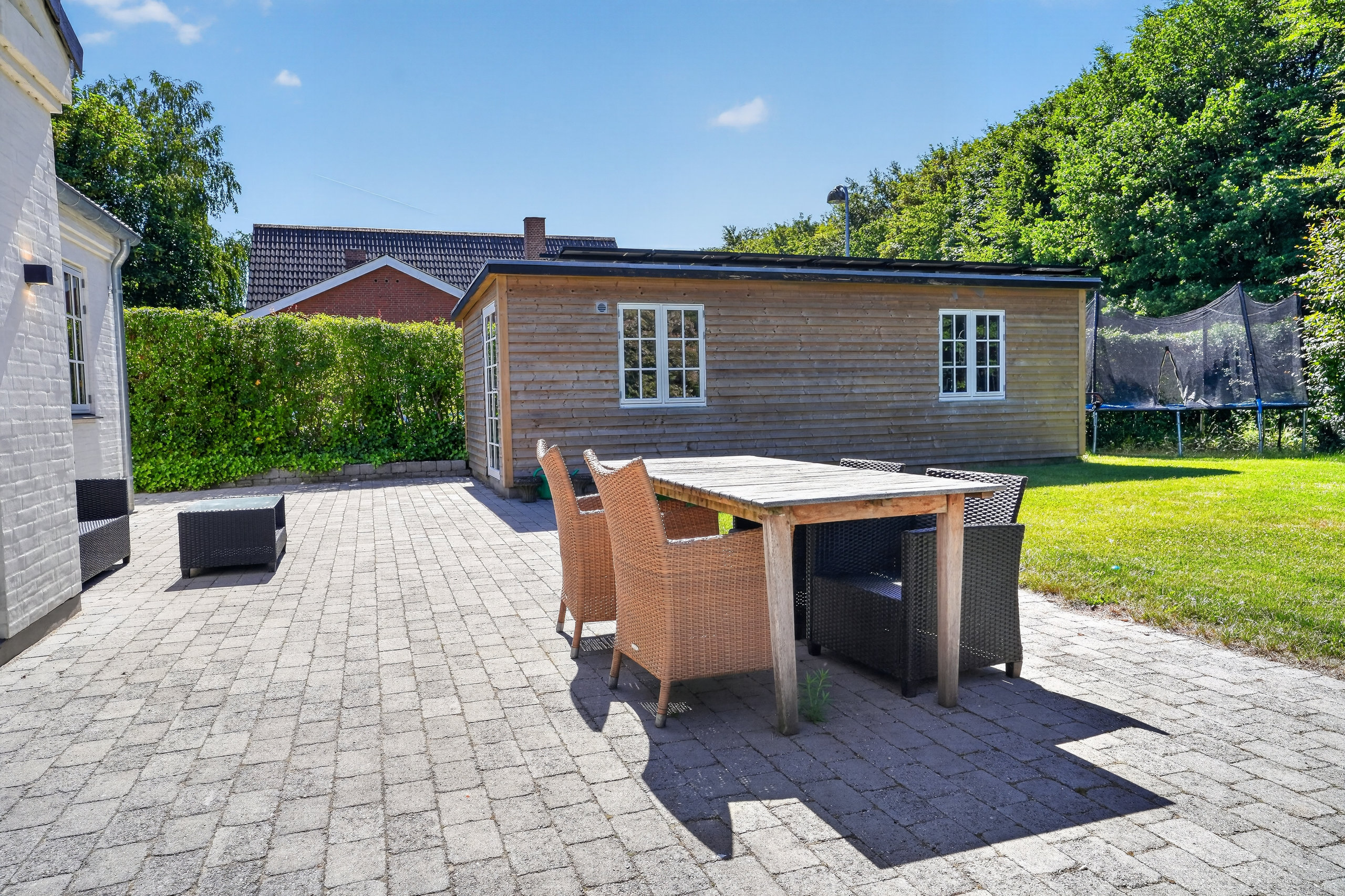 Fremhævet terrasse billede i fuldskærmstilstand. Billede af Ved Skovgærdet 71, 3400 Hillerød