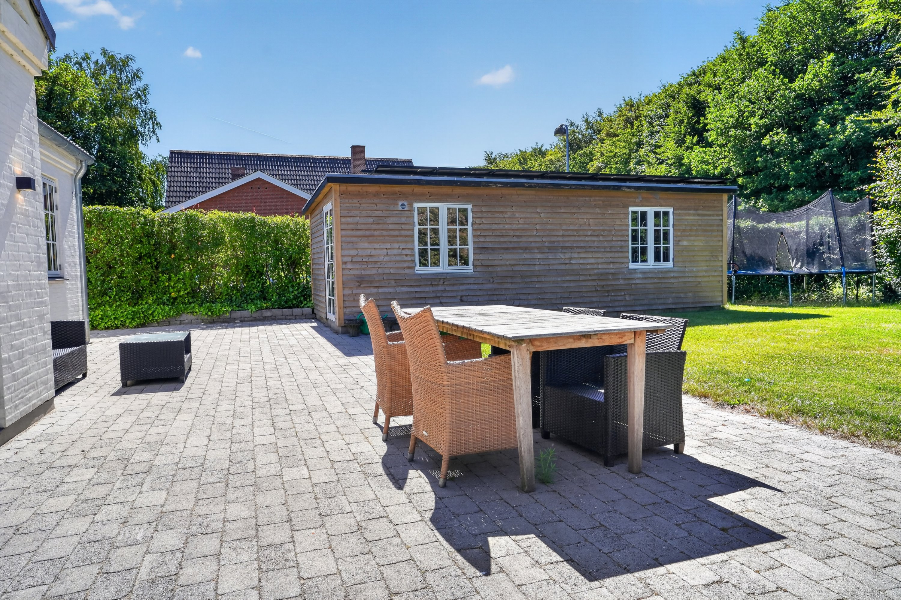 Fremhævet terrasse billede i fuldskærmstilstand. Billede af Ved Skovgærdet 71, 3400 Hillerød