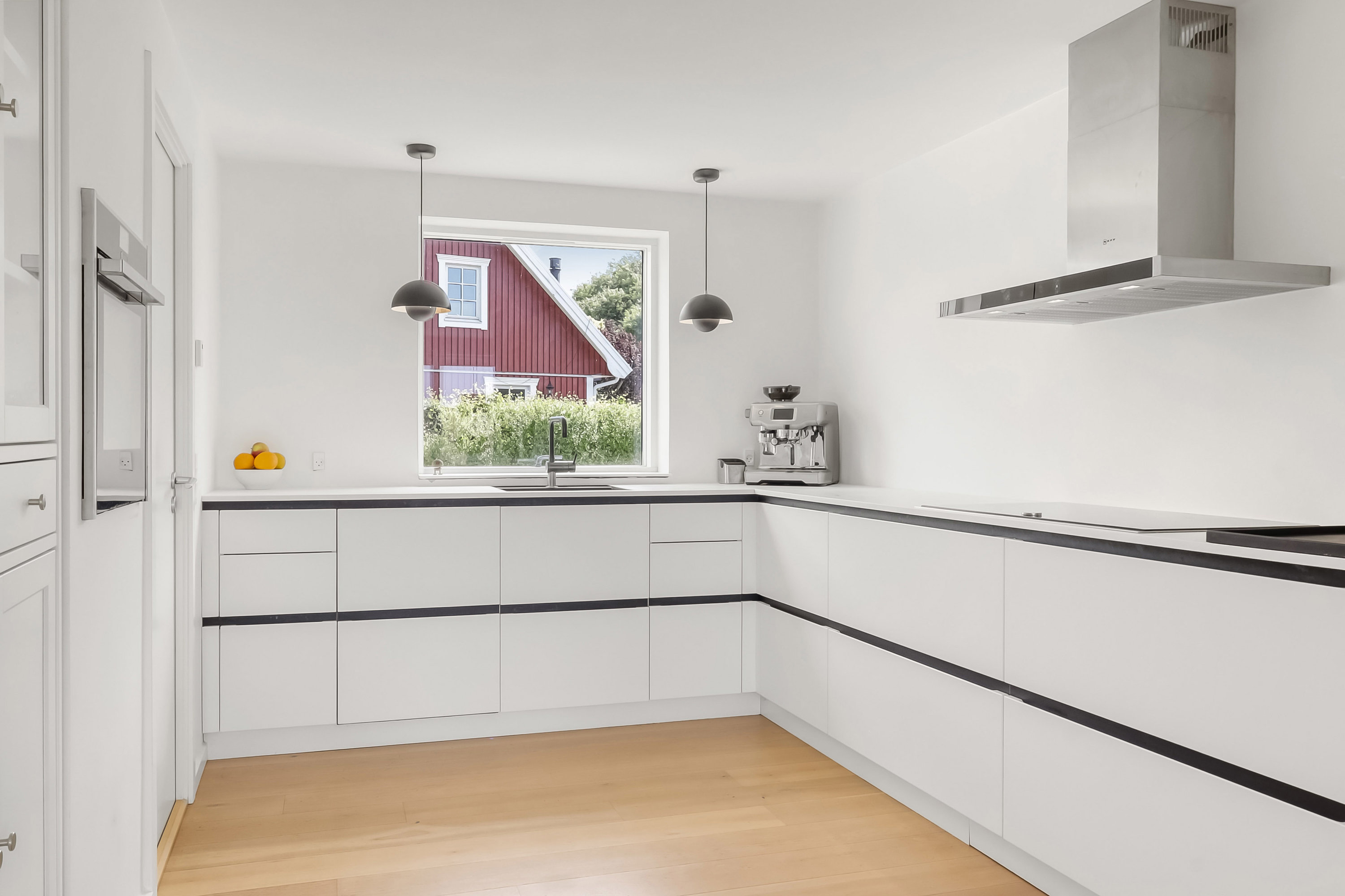 Fremhævet køkken billede i fuldskærmstilstand. Billede af Skovsbovænge 2, Skovsbo, 5700 Svendborg