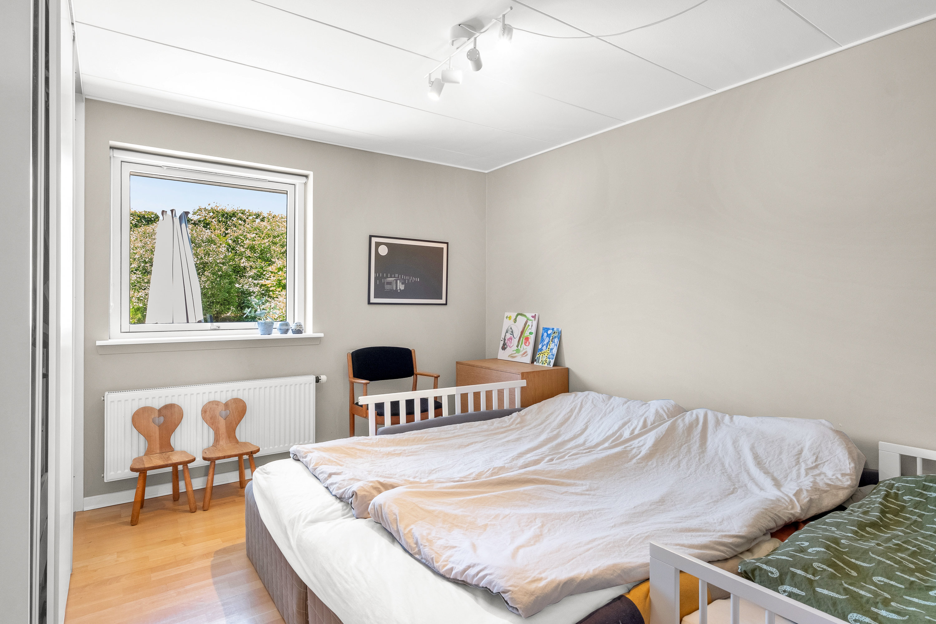 Fremhævet soveværelse billede i fuldskærmstilstand. Billede af Bøgehaven 8, 8520 Lystrup