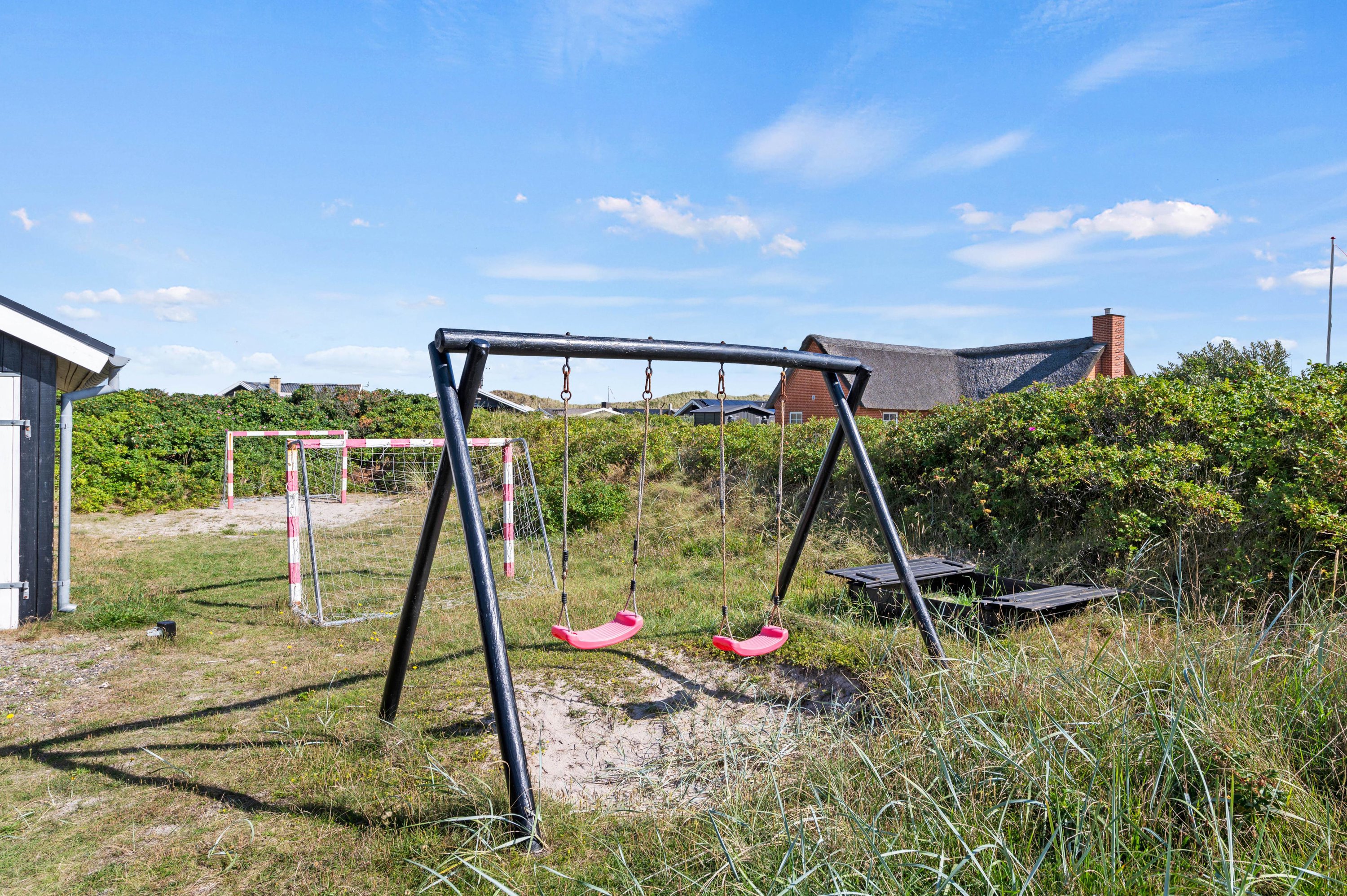 Fremhævet  billede i fuldskærmstilstand. Billede af Julianevej 190, Bjerregaard, 6960 Hvide Sande