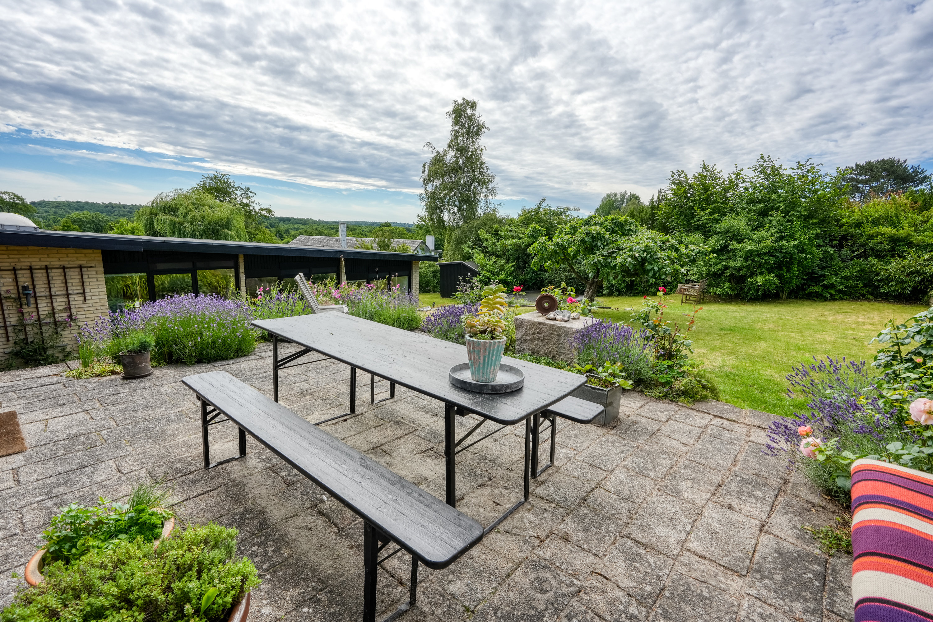 Miniaturebillede 1: terrasse. Billede af Udsigtsbakken 26, 3460 Birkerød