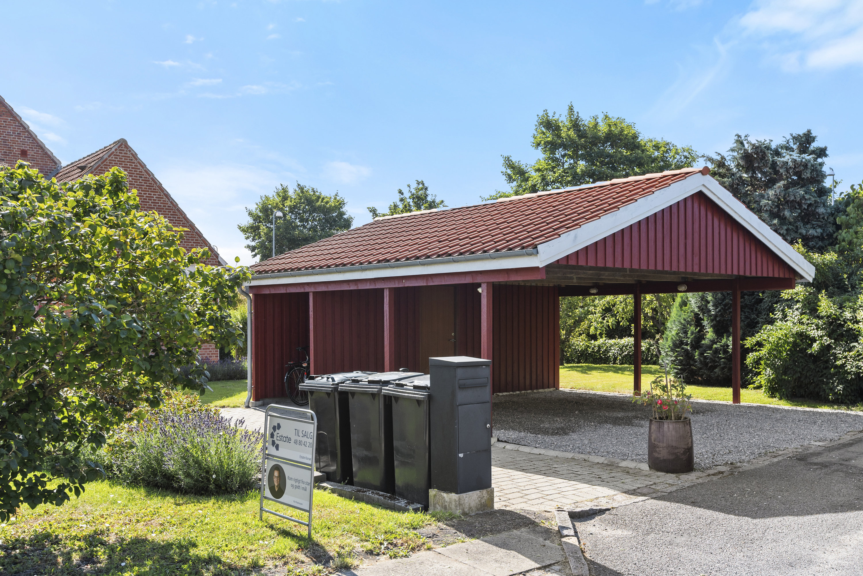 Fremhævet carport billede i fuldskærmstilstand. Billede af Rosenvænget 2, 4220 Korsør