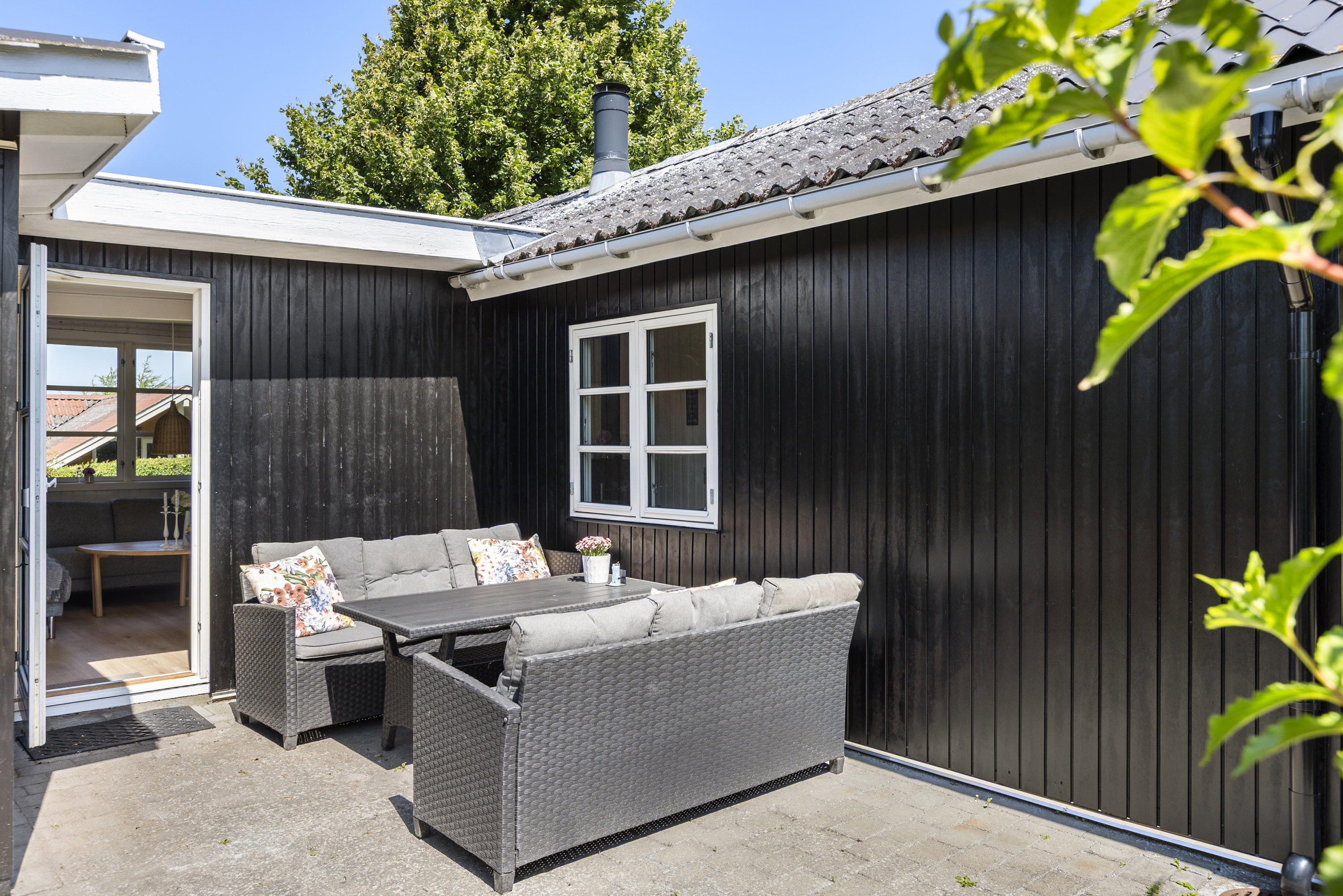 Fremhævet terrasse billede i fuldskærmstilstand. Billede af Højgårdsvej 9, Næsby Strand, 4200 Slagelse