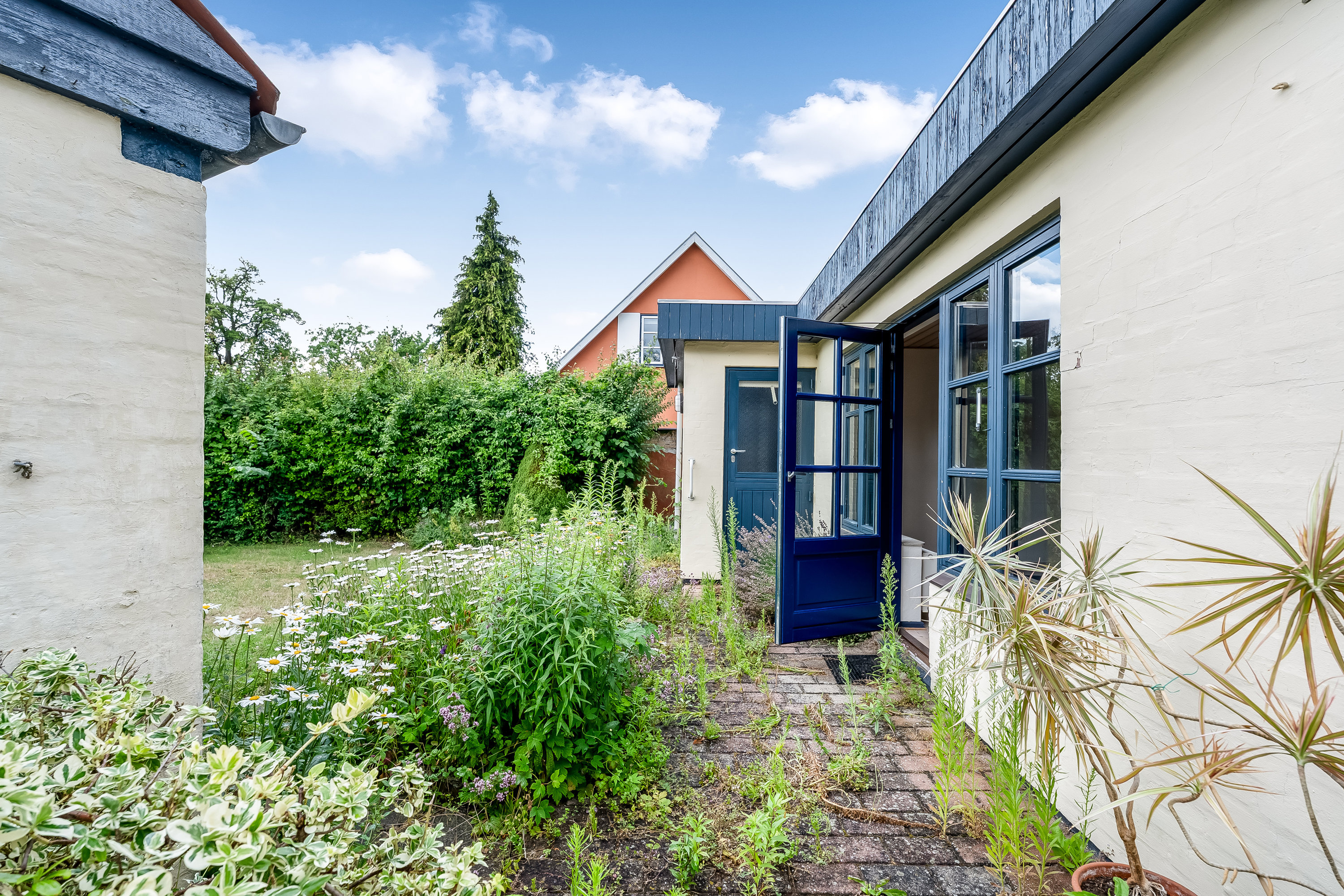 Fremhævet terrasse billede i fuldskærmstilstand. Billede af Svingels Allé 9, 4900 Nakskov