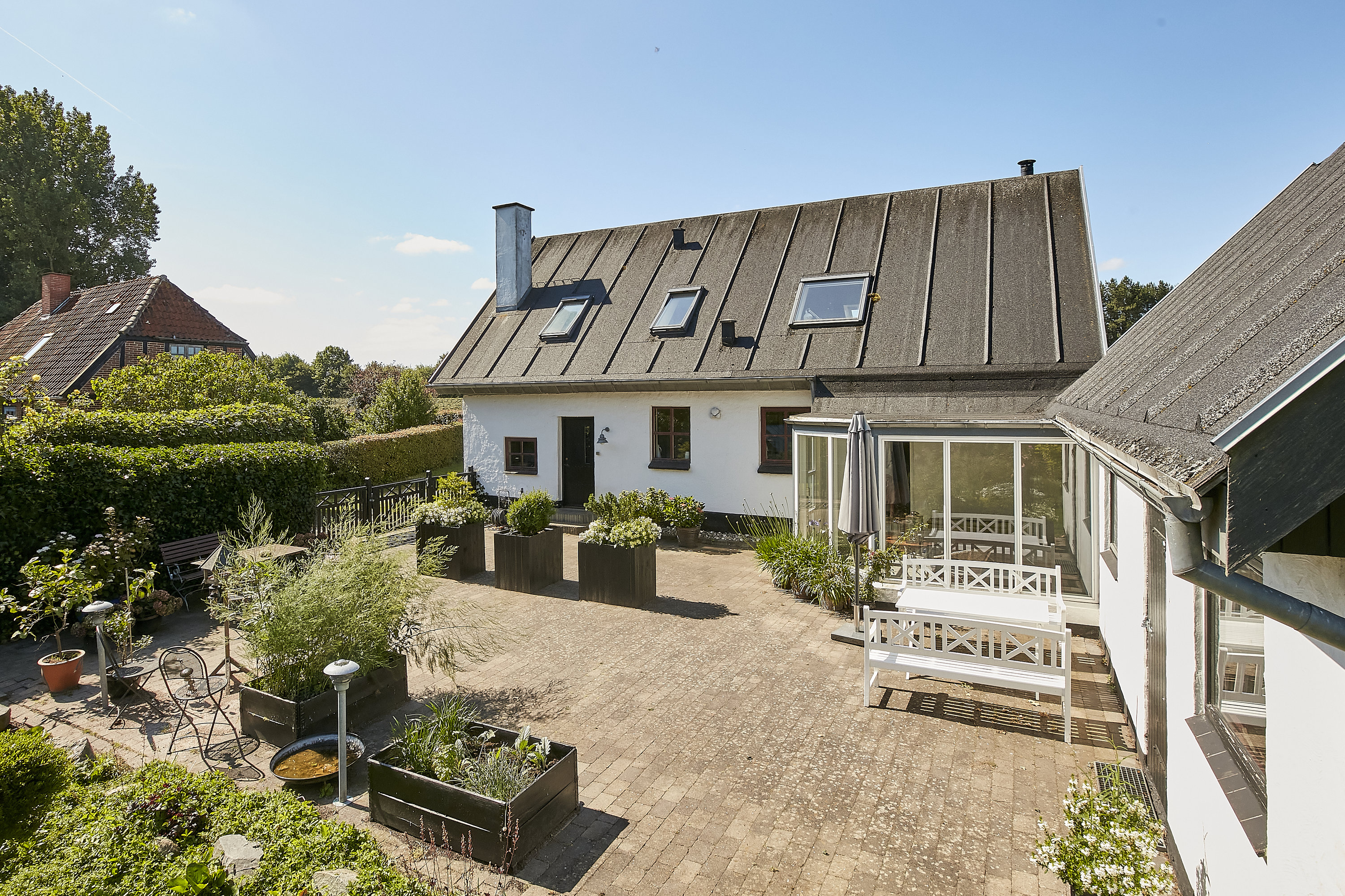 Miniaturebillede 1: terrasse. Billede af Bisholt Strandvej 6, Bisholt, 7130 Juelsminde