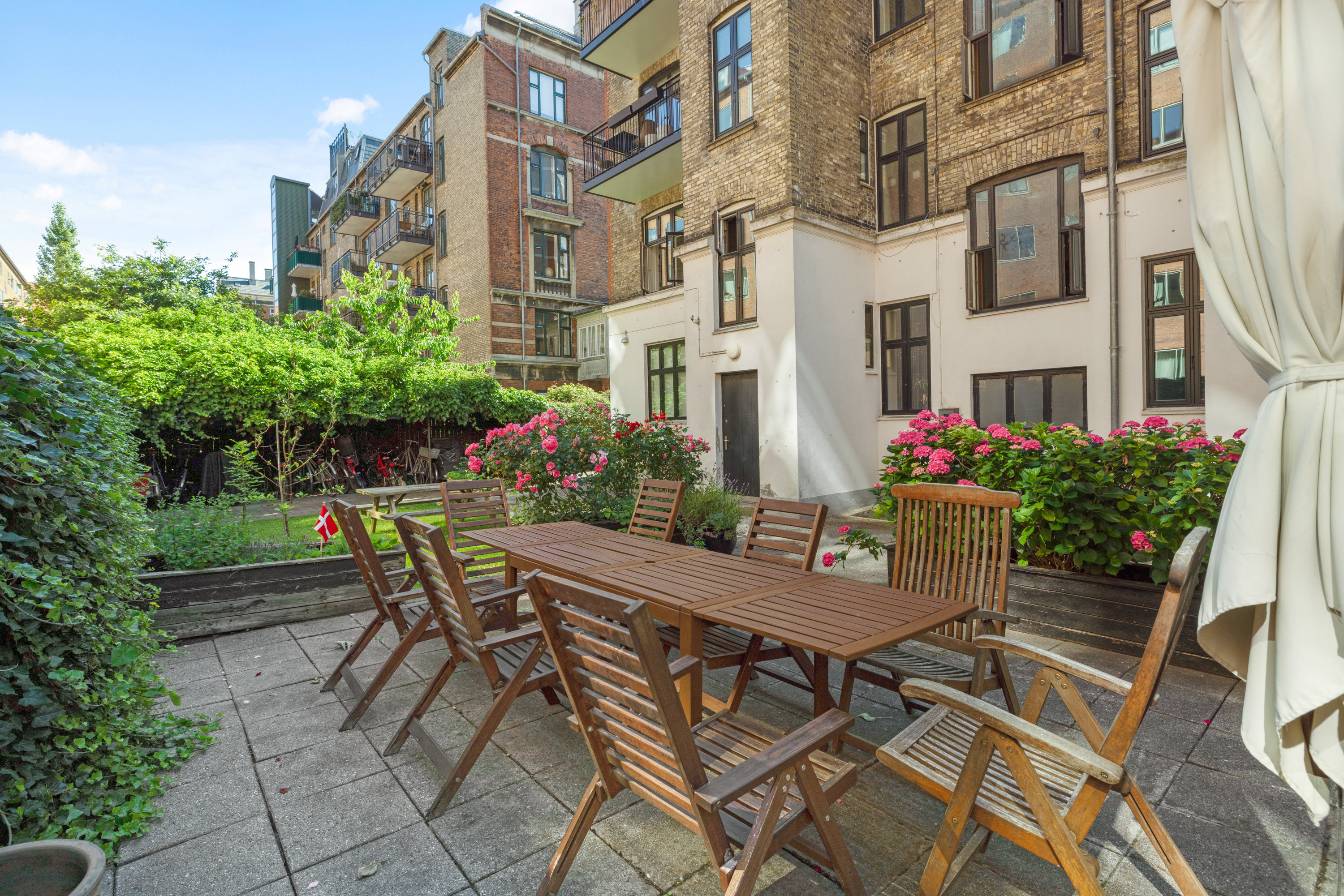 Fremhævet terrasse billede i fuldskærmstilstand. Billede af Dr. Abildgaards Alle 10, 2. th., 1955 Frederiksberg C