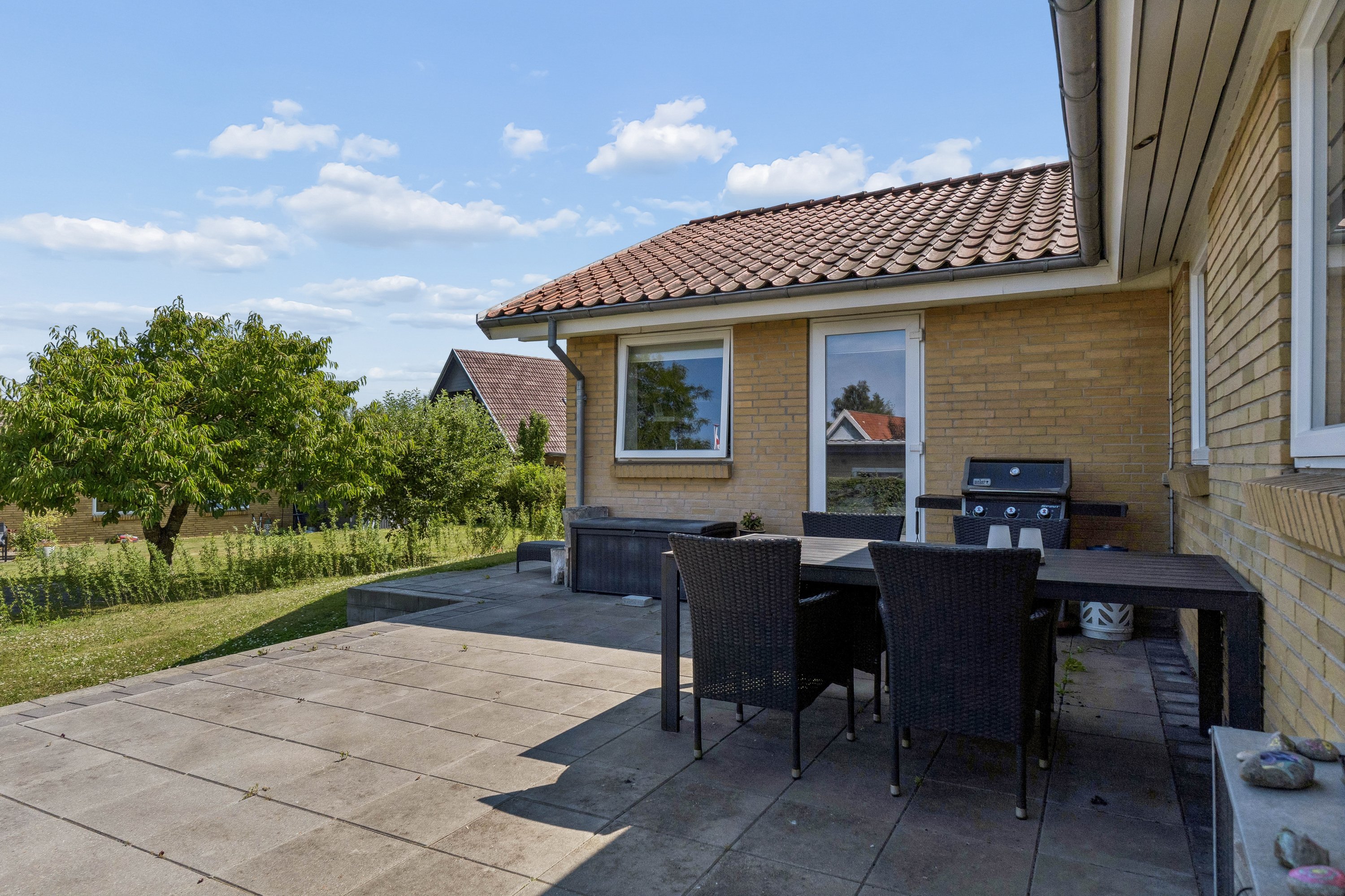 Fremhævet terrasse billede i fuldskærmstilstand. Billede af Kirsebærvænget 6, Næsbyhoved-Broby, 5270 Odense N
