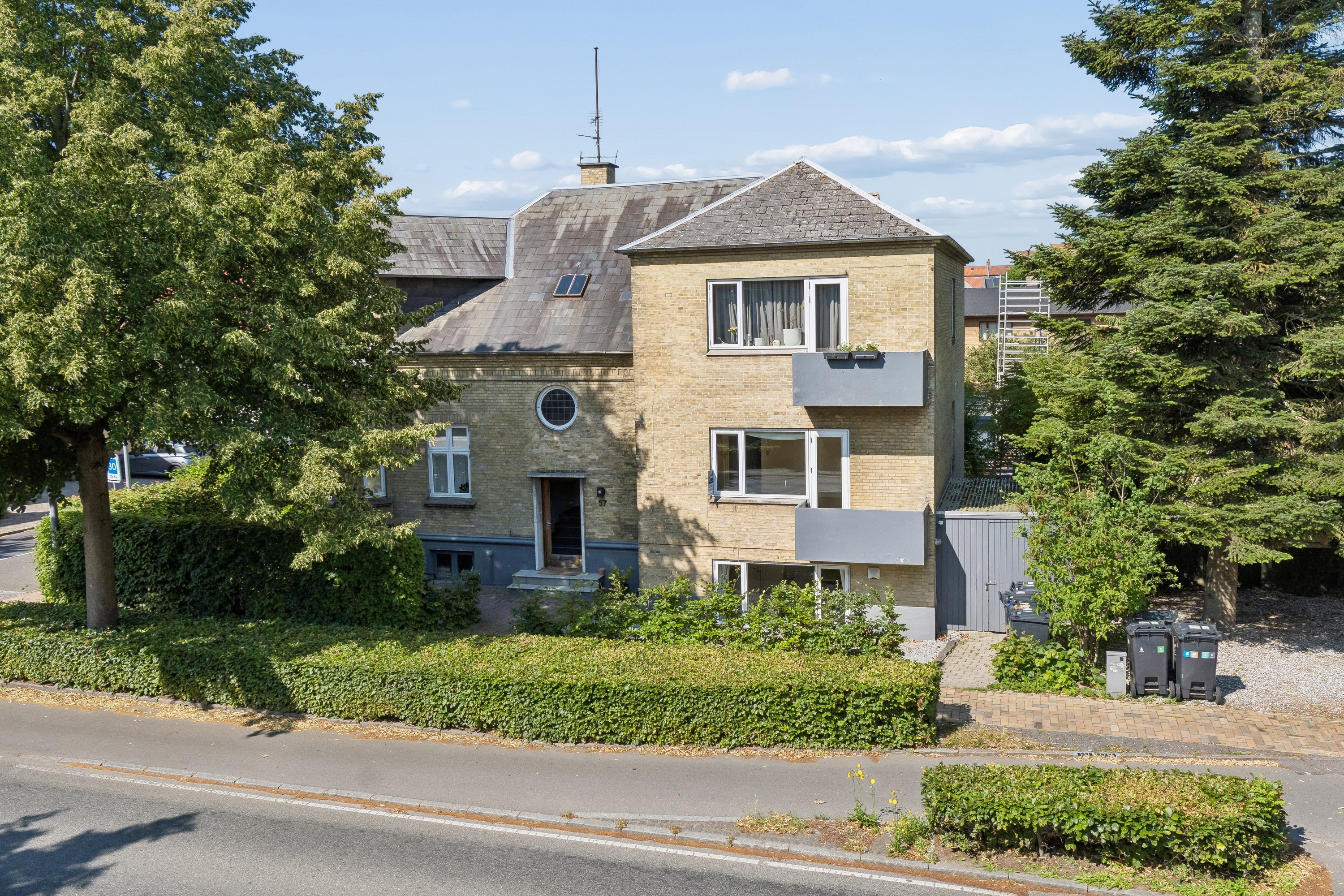 Fremhævet andet billede i fuldskærmstilstand. Billede af Hjallesevej 57, st. th., 5000 Odense C