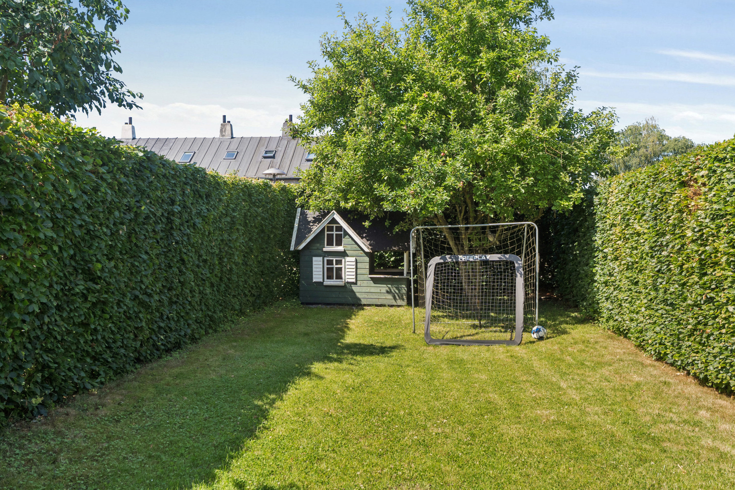 Fremhævet set fra haven billede i fuldskærmstilstand. Billede af Mosevej 12E, 2970 Hørsholm