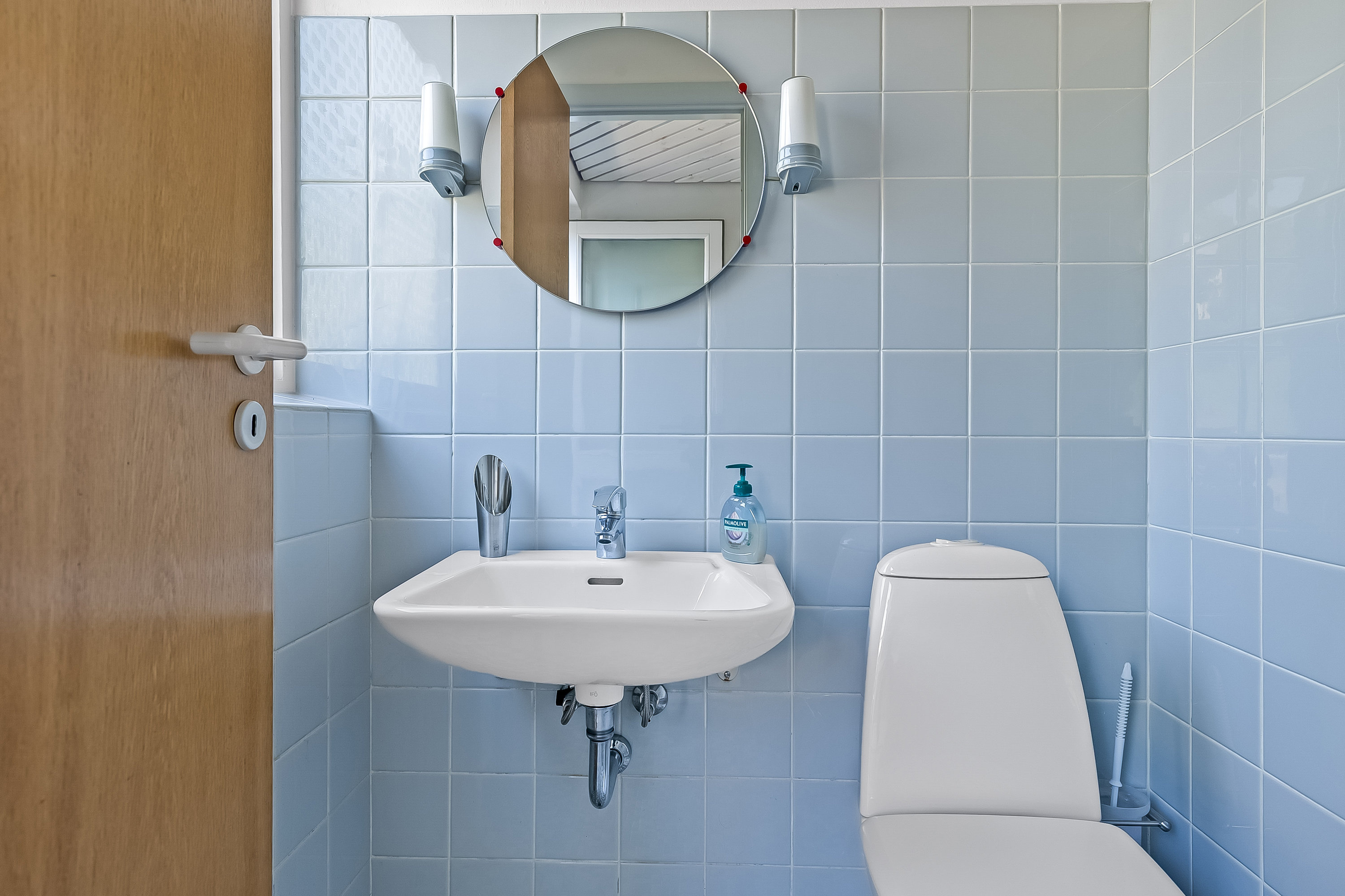 Fremhævet gæstetoilet billede i fuldskærmstilstand. Billede af Stærmosevej 11, 7120 Vejle Øst