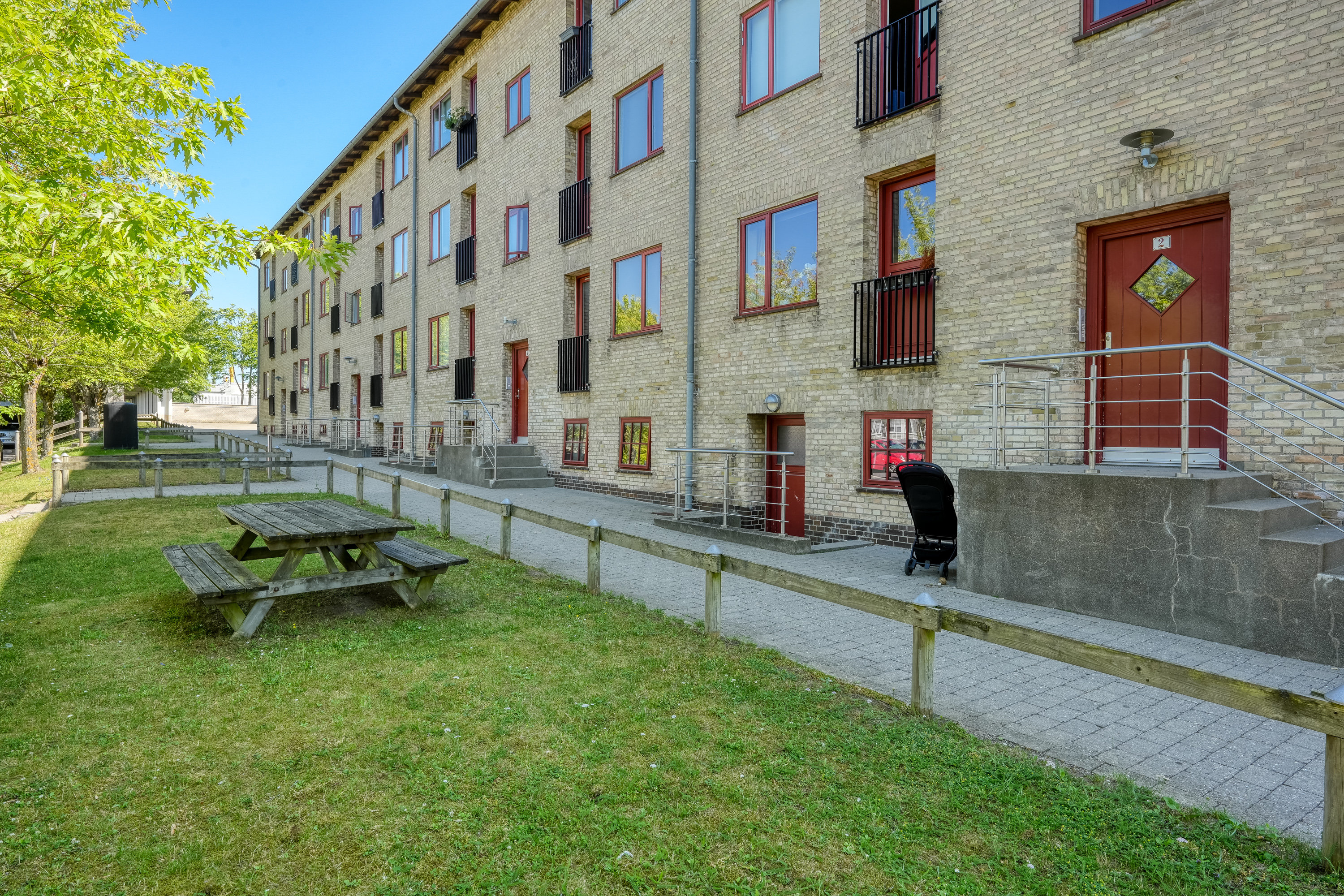 Fremhævet andet billede i fuldskærmstilstand. Billede af Højagerparken 2, 2. th., 2750 Ballerup