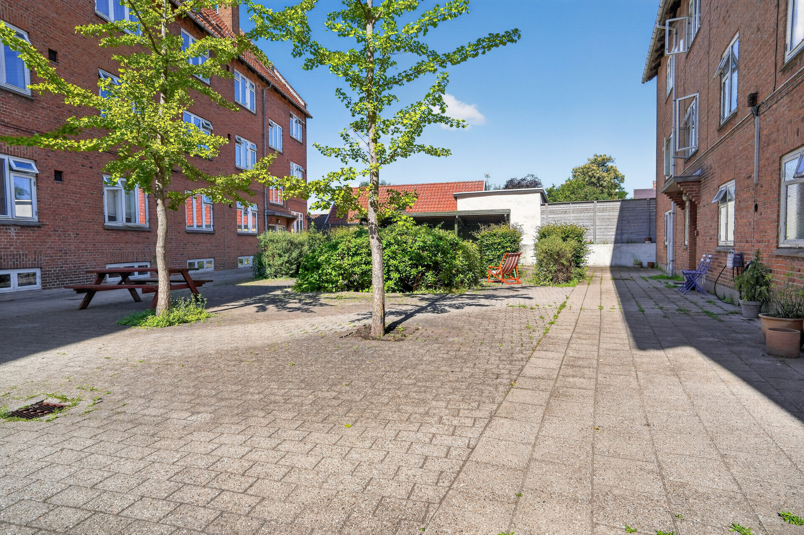 Fremhævet gårdmiljø billede i fuldskærmstilstand. Billede af Bakkegade 7A, 3. th., 3400 Hillerød