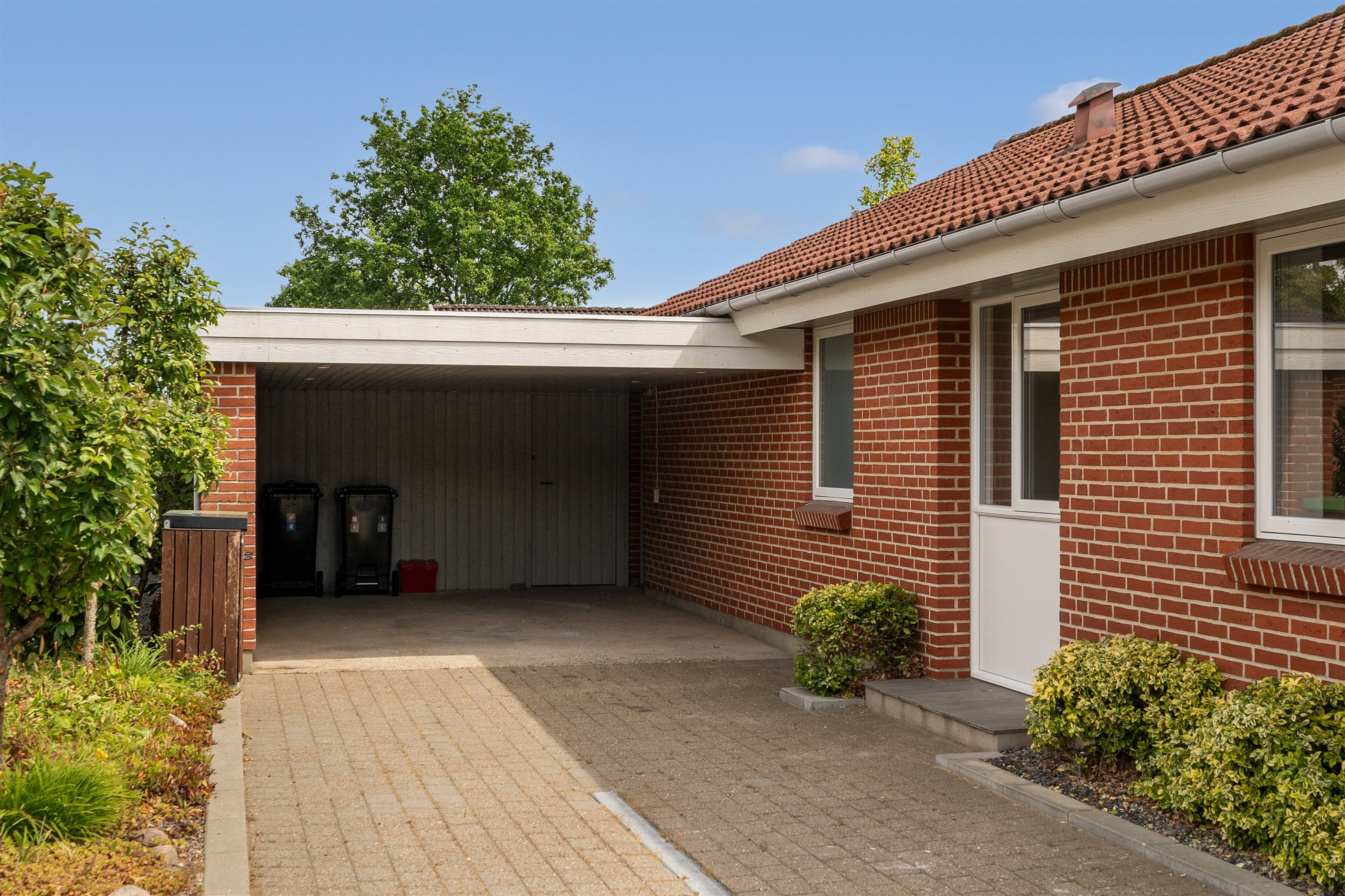 Fremhævet carport billede i fuldskærmstilstand. Billede af Sønderkær 399, 7190 Billund