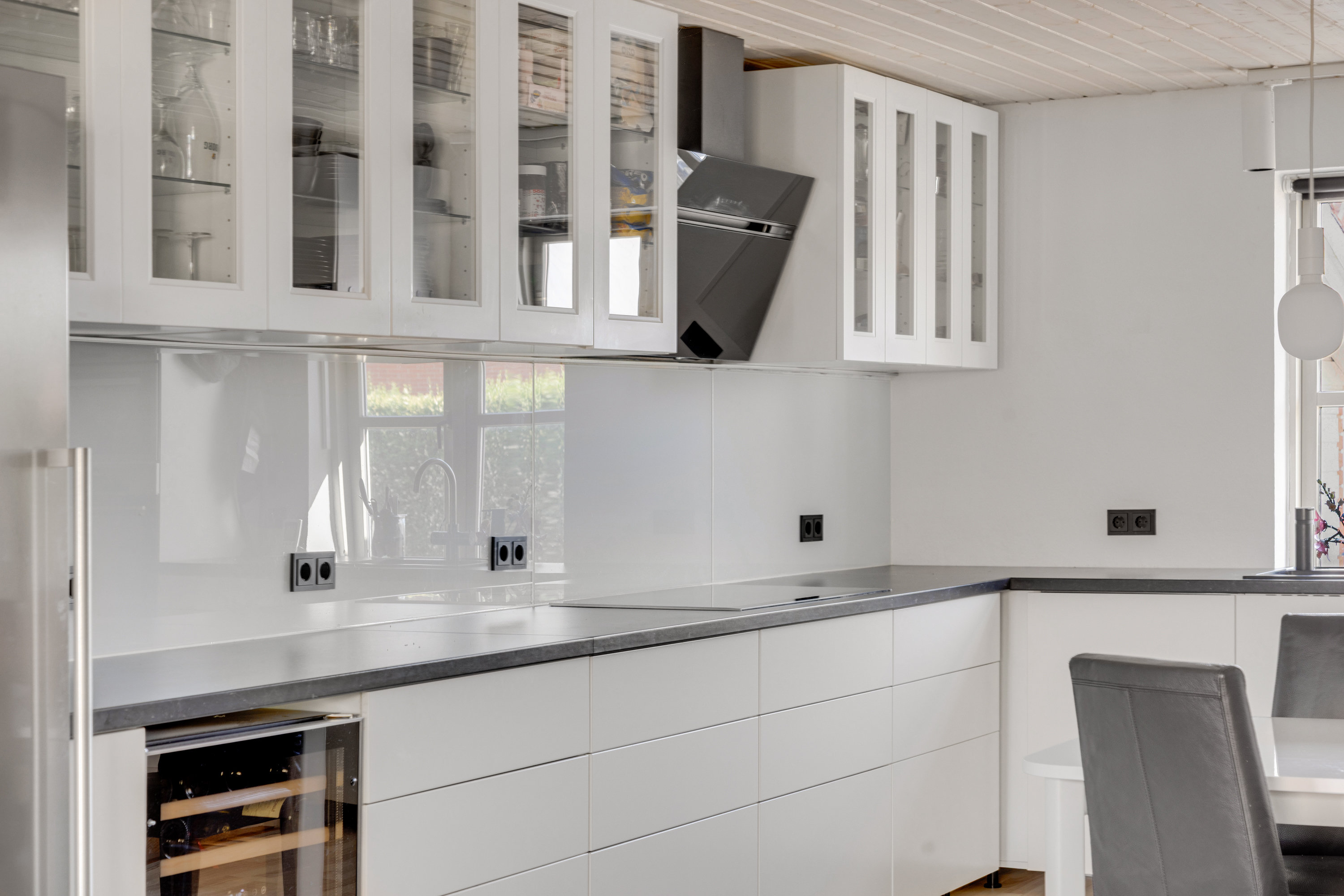 Fremhævet køkken billede i fuldskærmstilstand. Billede af Nøddelunden 212, Lille Smørum, 2765 Smørum