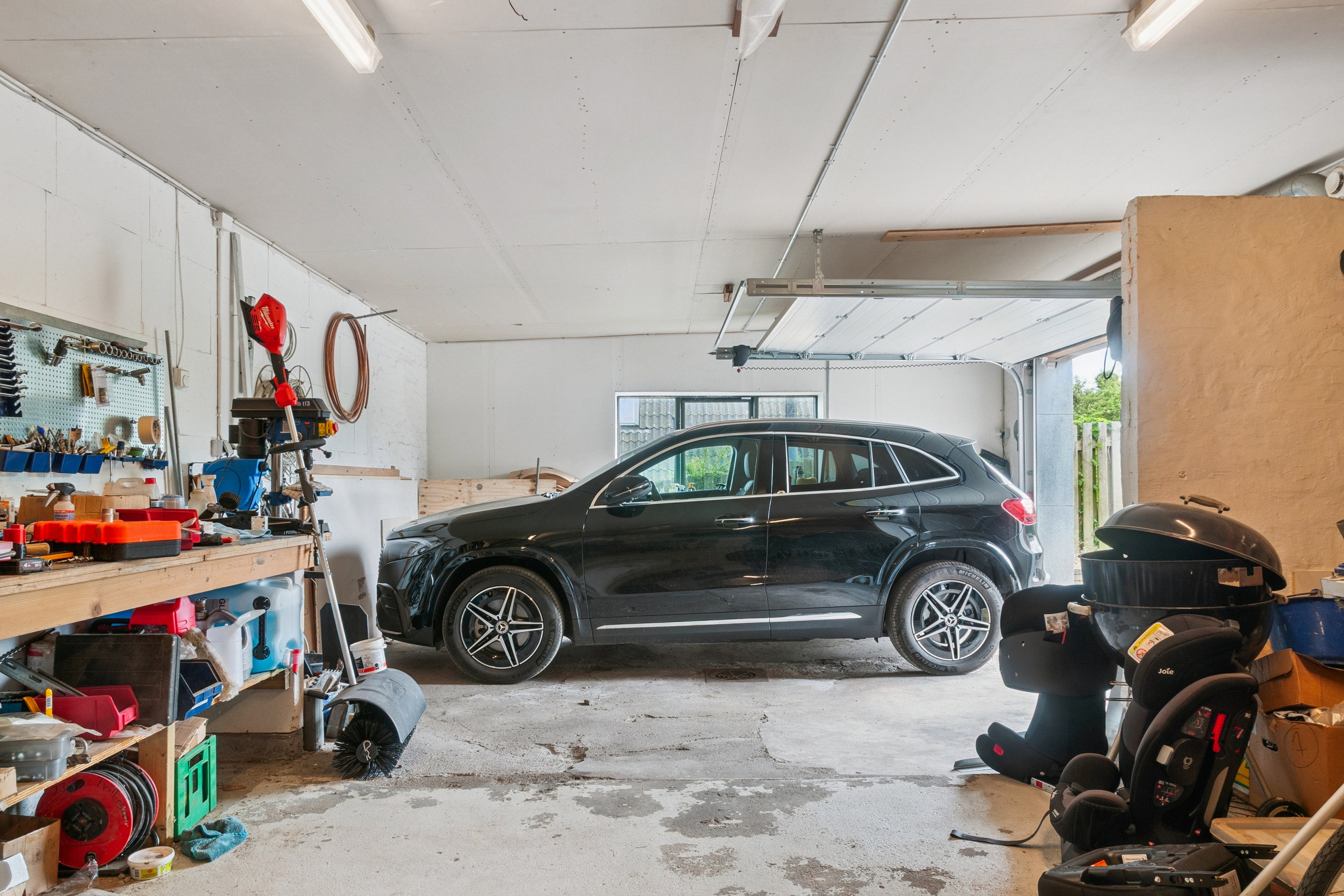 Fremhævet garage billede i fuldskærmstilstand. Billede af Køllegårdsvej 56, 2730 Herlev
