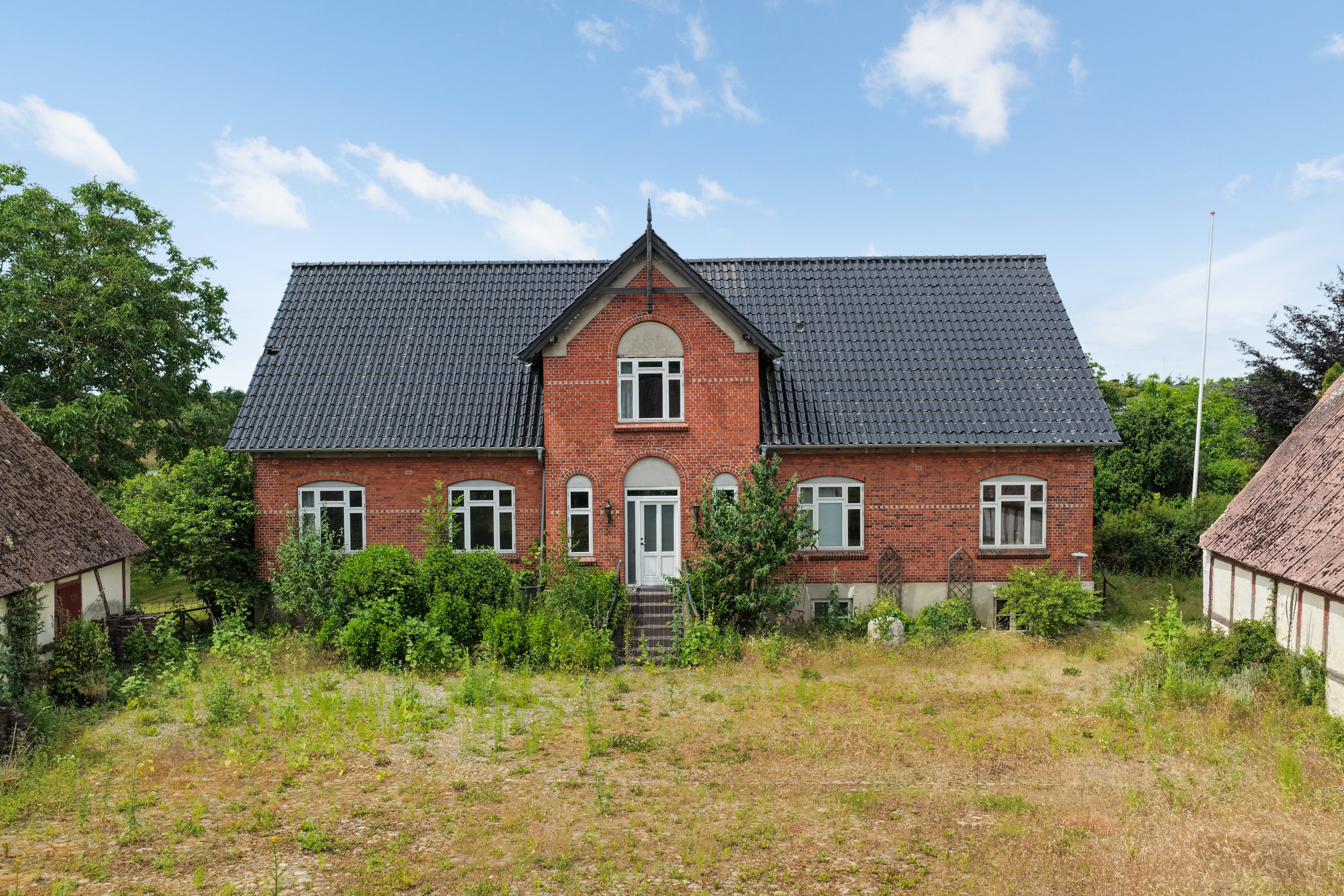 Fremhævet facade billede i fuldskærmstilstand. Billede af Juelsbergvej 2, Juelsberg, 5800 Nyborg