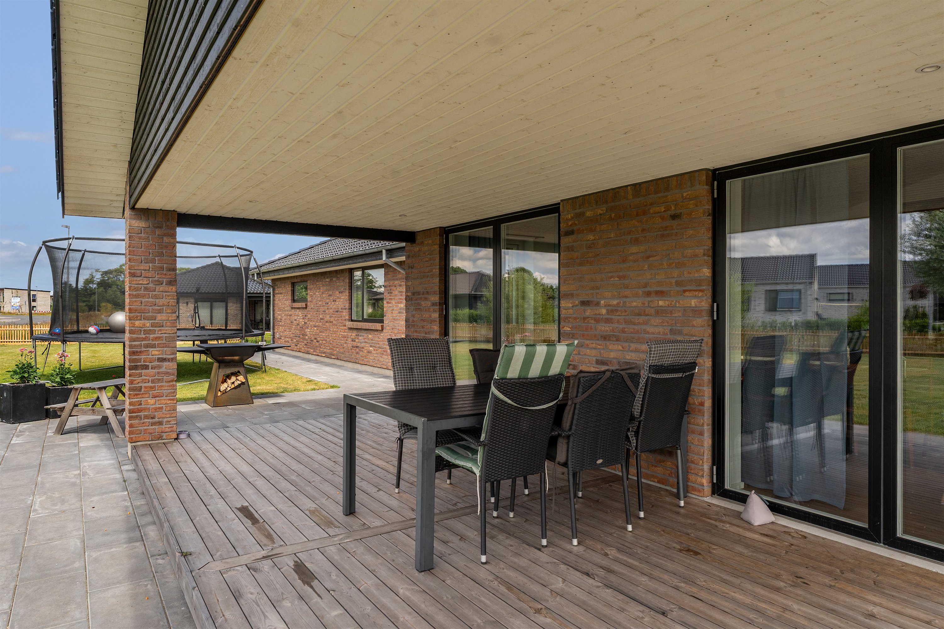 Fremhævet overdækket terrasse billede i fuldskærmstilstand. Billede af Læhegnet 1, 7190 Billund