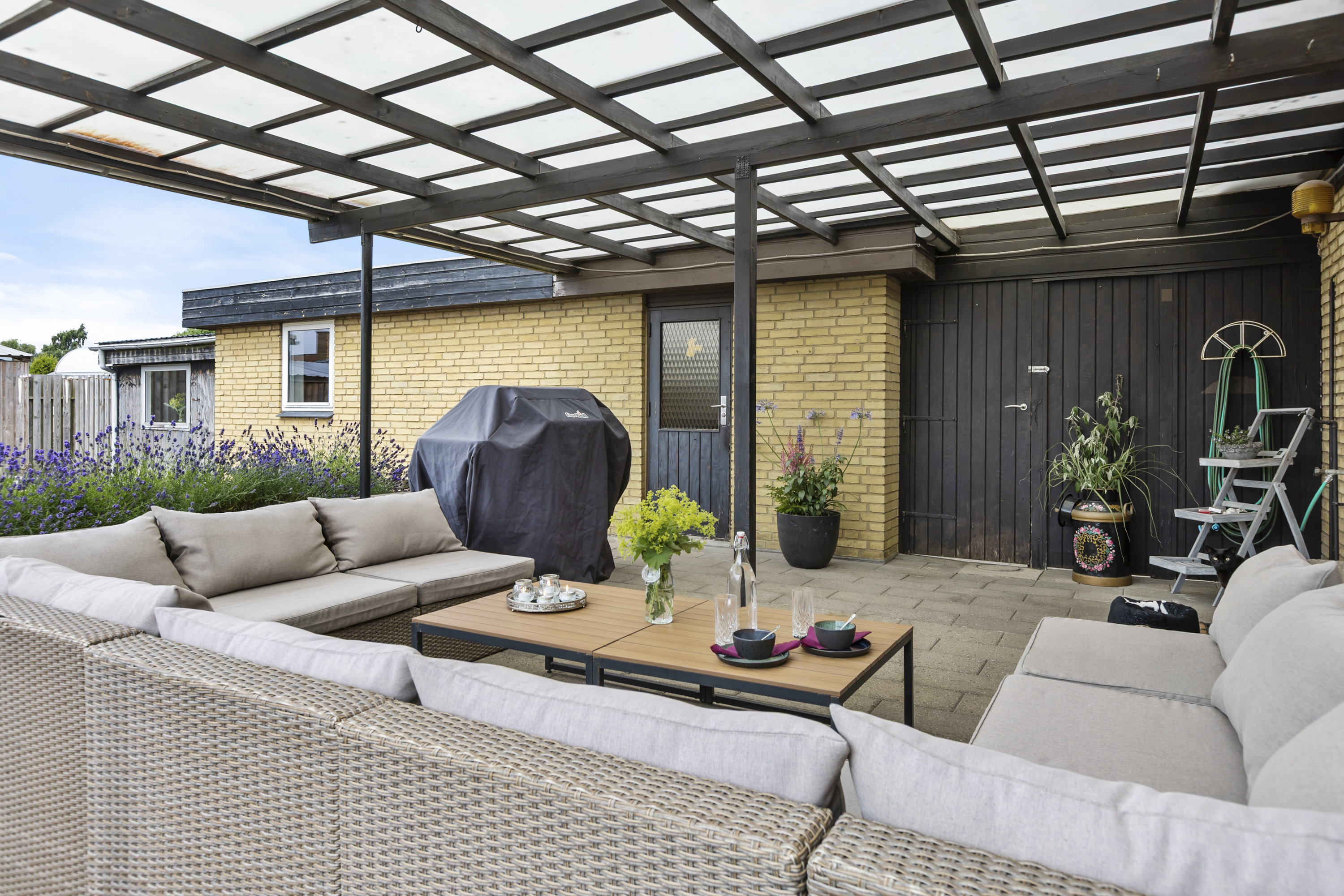Fremhævet overdækket terrasse billede i fuldskærmstilstand. Billede af Staunsbjergvej 7, 4400 Kalundborg