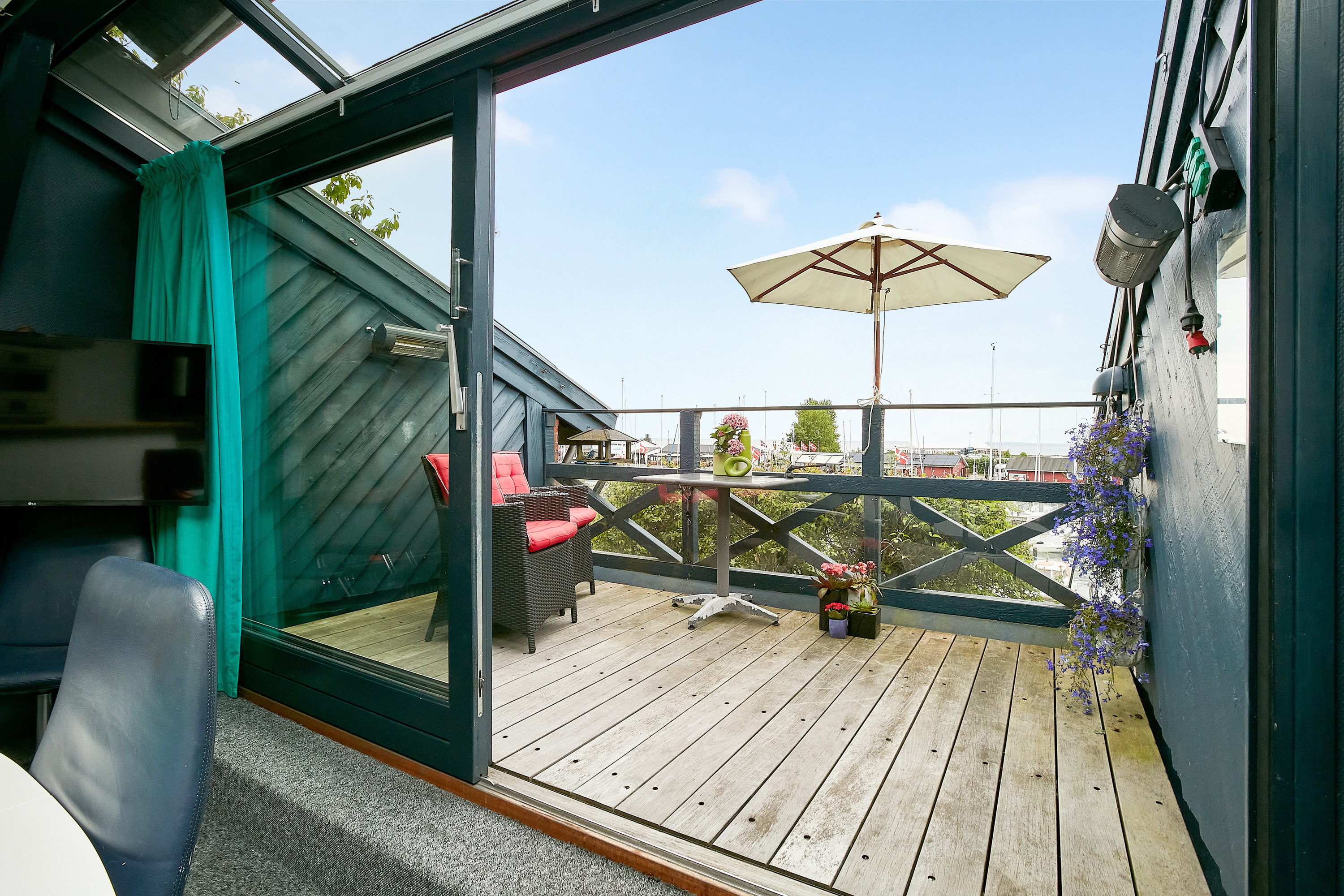 Fremhævet terrasse billede i fuldskærmstilstand. Billede af Havnegade 4, 7130 Juelsminde