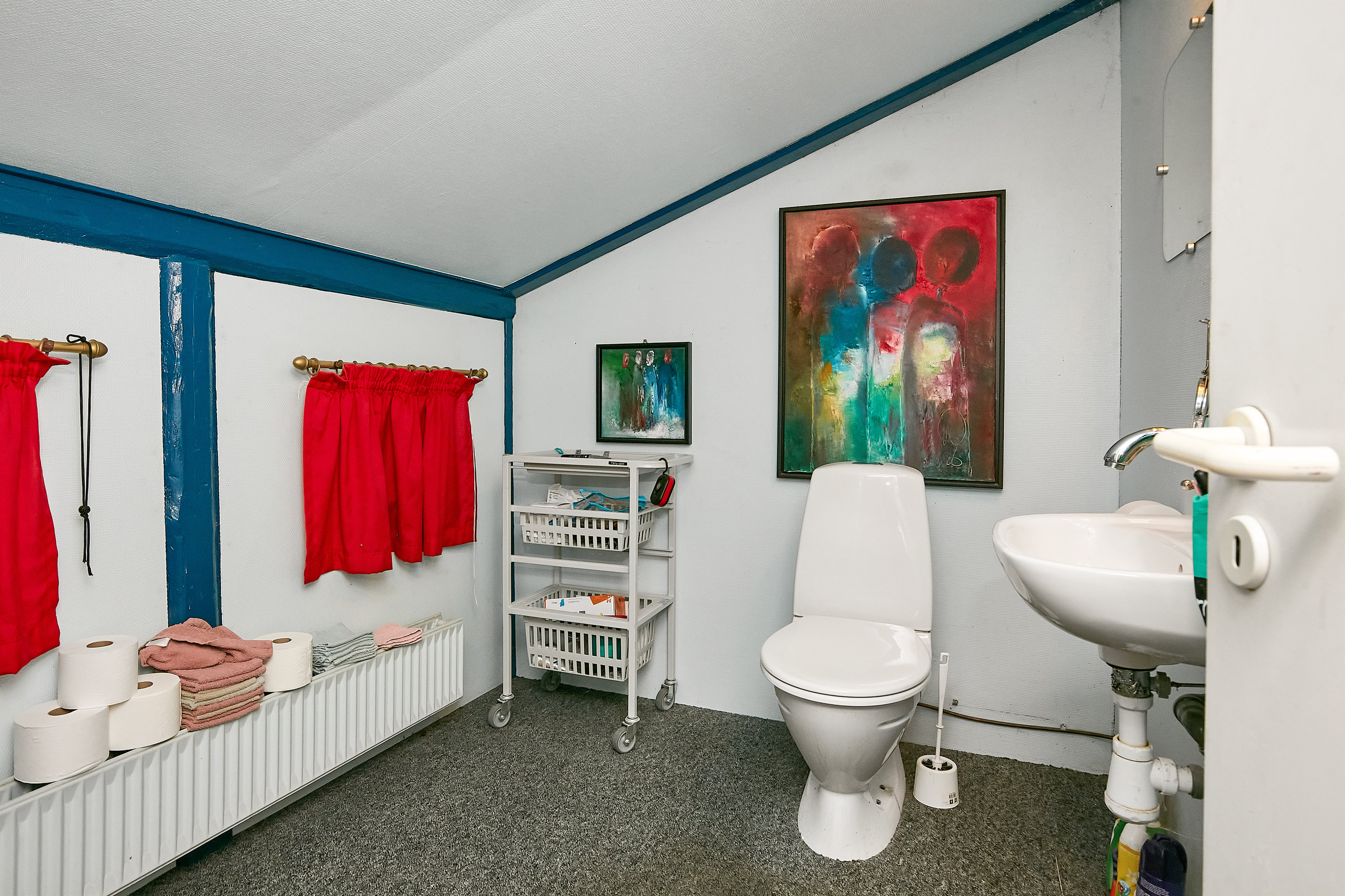Fremhævet toilet billede i fuldskærmstilstand. Billede af Havnegade 4, 7130 Juelsminde