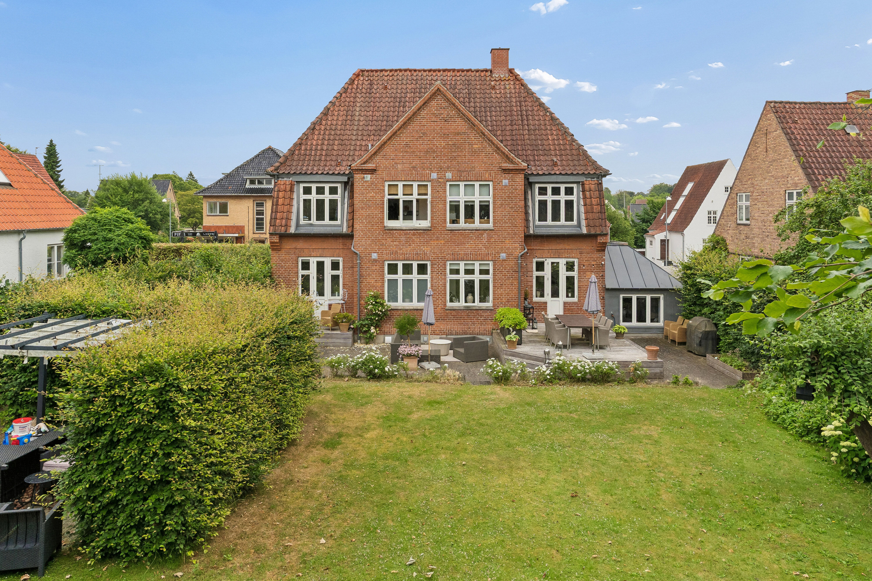 Fremhævet set fra haven billede i fuldskærmstilstand. Billede af Læssøegade 189, 1. th., 5230 Odense M